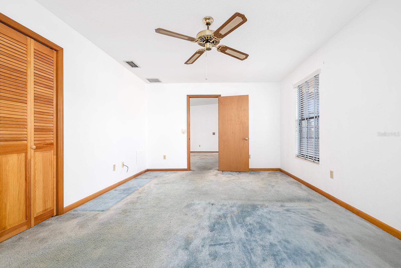 Image 18 of 39 For 627 Ipswich Lane