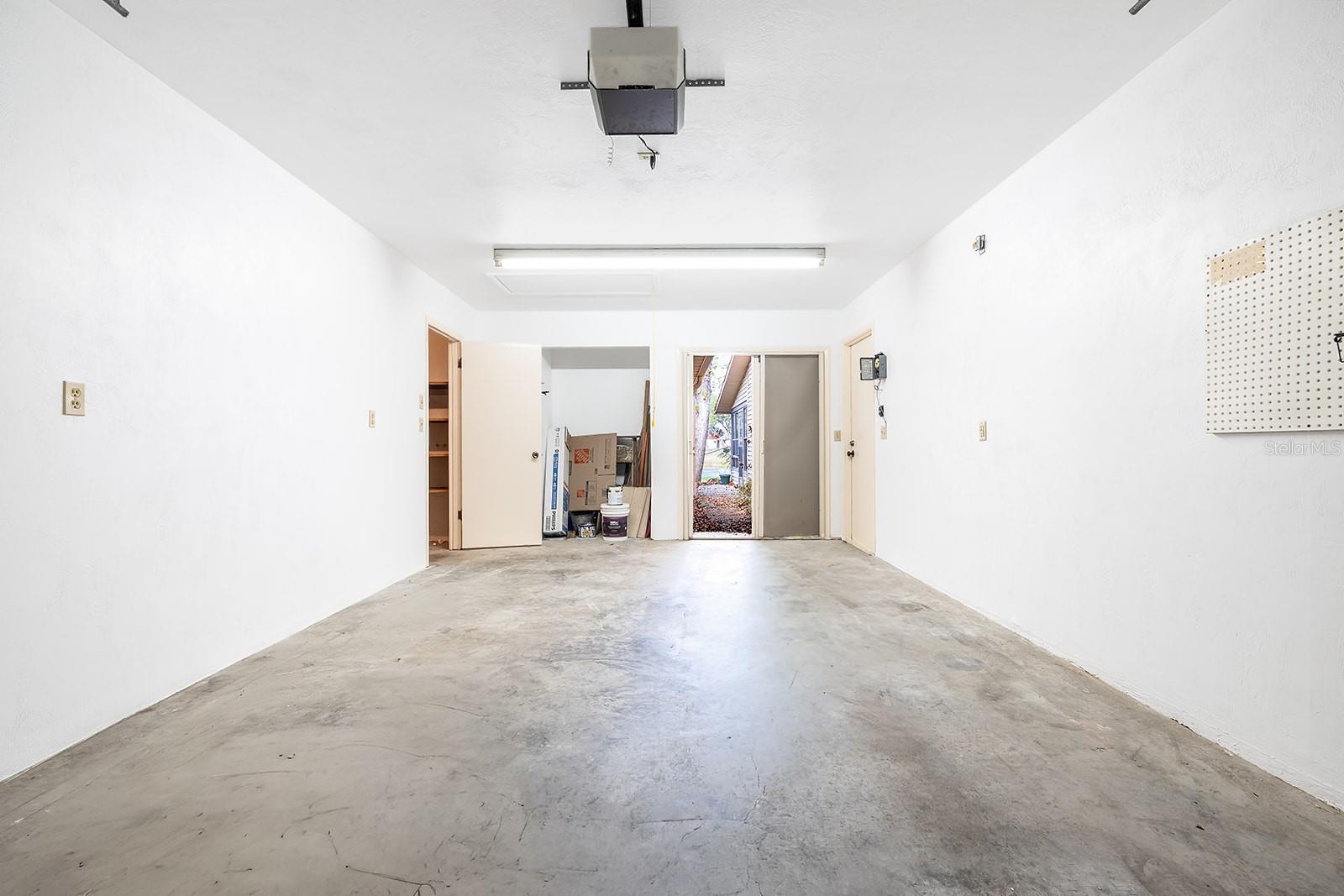 Image 29 of 39 For 627 Ipswich Lane