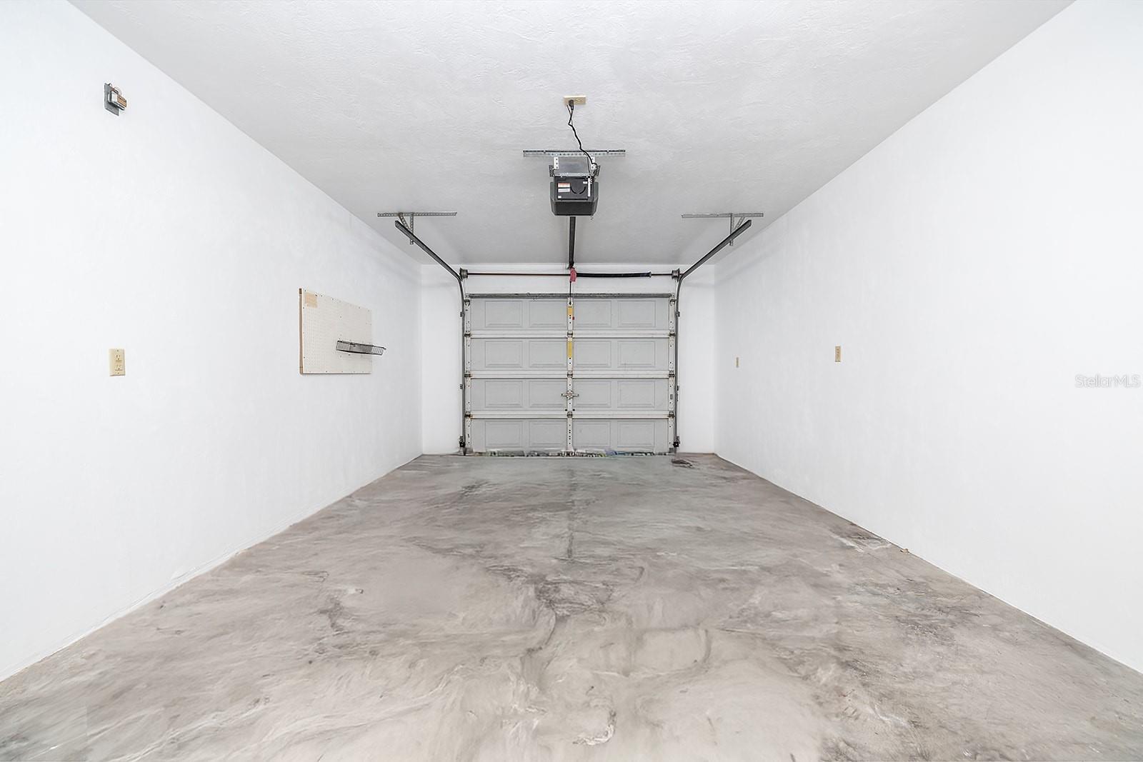 Image 30 of 39 For 627 Ipswich Lane