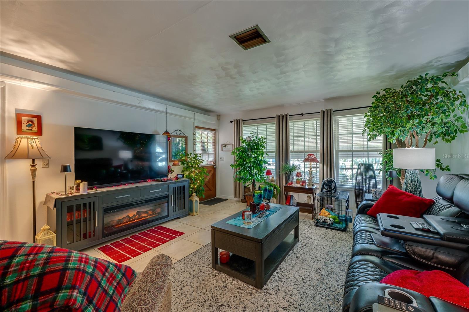 Image 5 of 28 For 1325 Beacon Drive