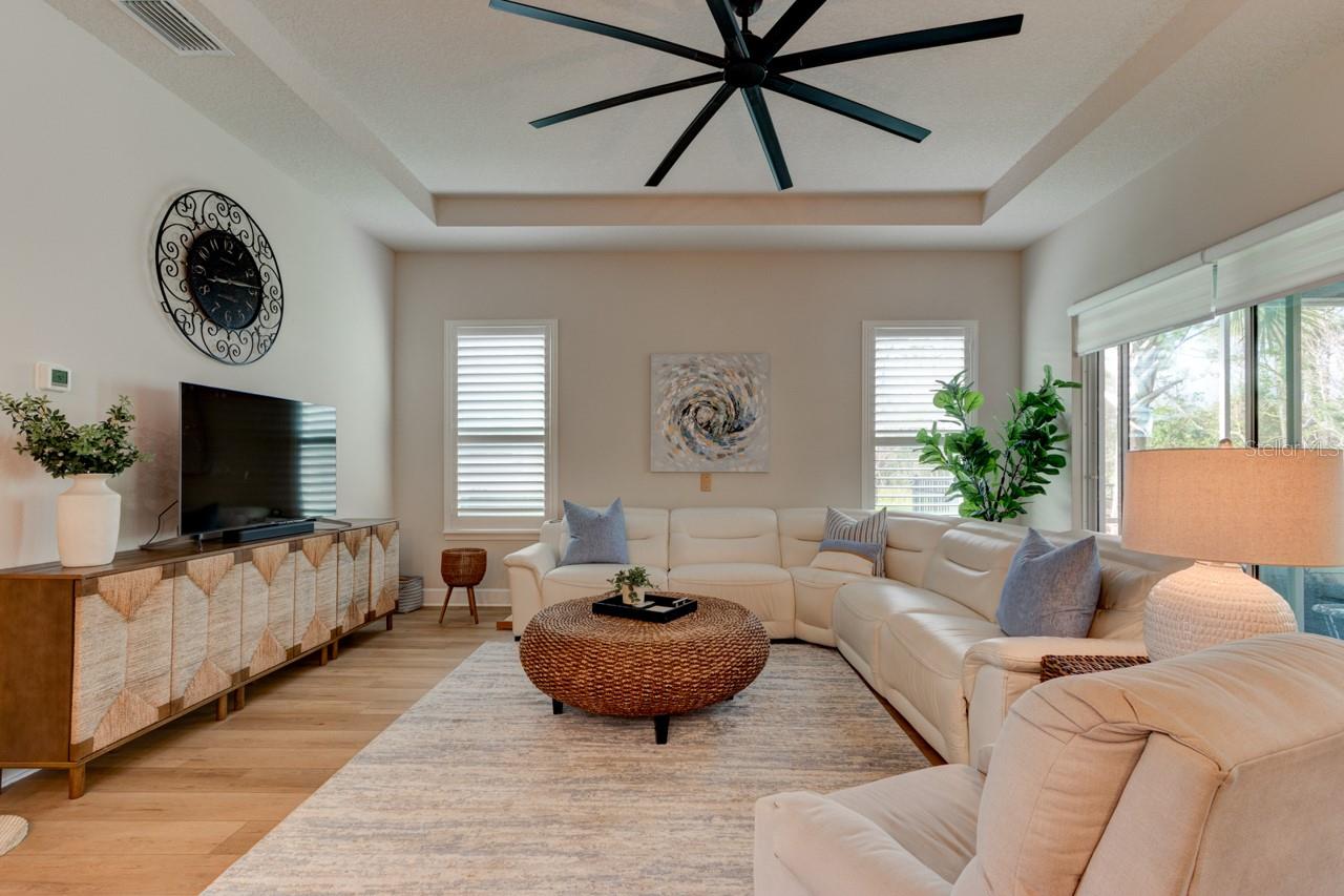 Image 15 of 38 For 436 Nottinghill Street