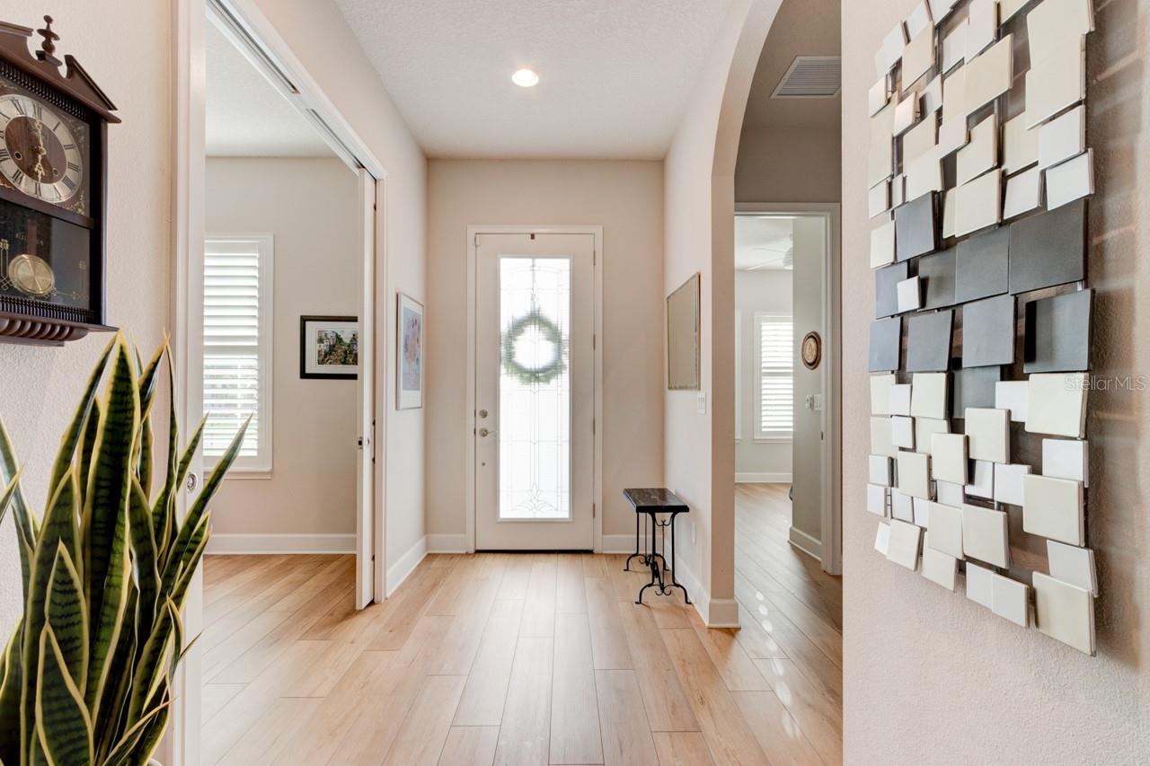 Image 2 of 38 For 436 Nottinghill Street