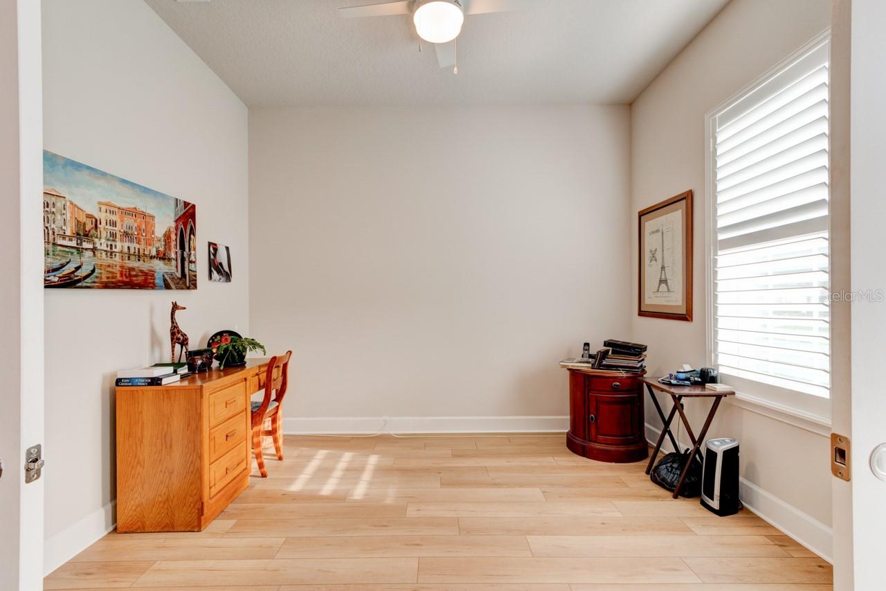 Image 4 of 38 For 436 Nottinghill Street