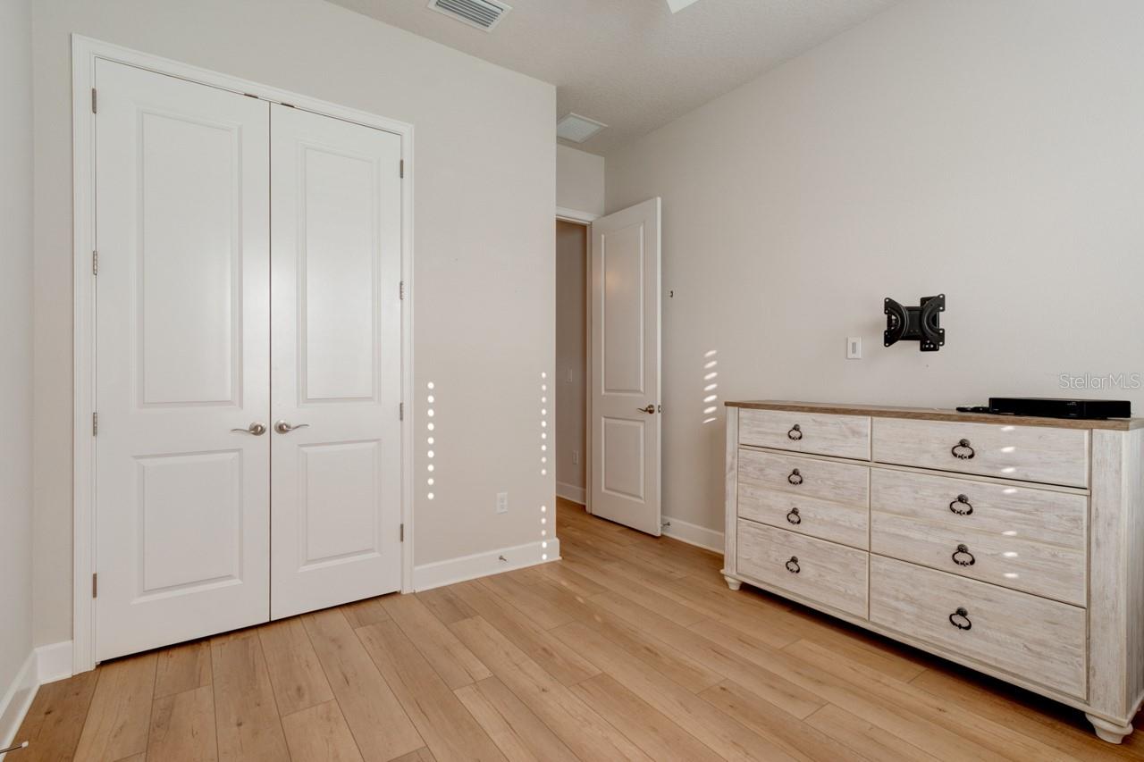 Image 7 of 38 For 436 Nottinghill Street