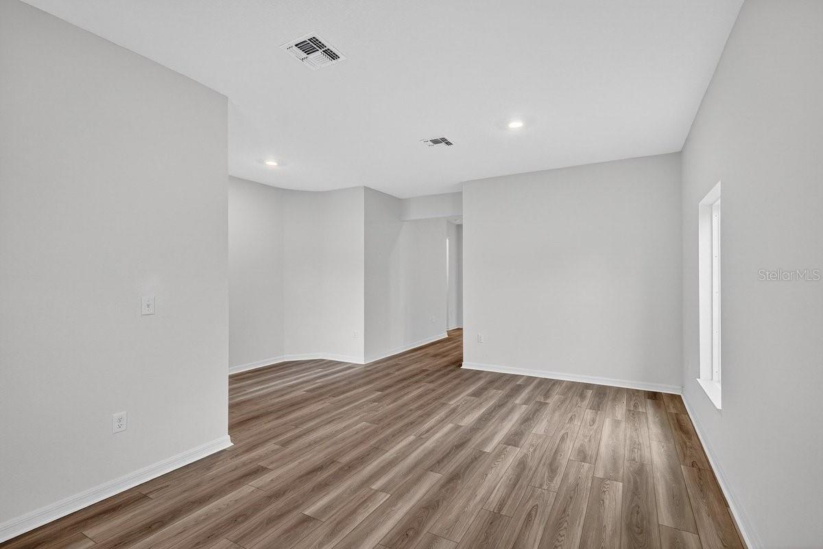 Image 10 of 39 For 2921 Garret Street