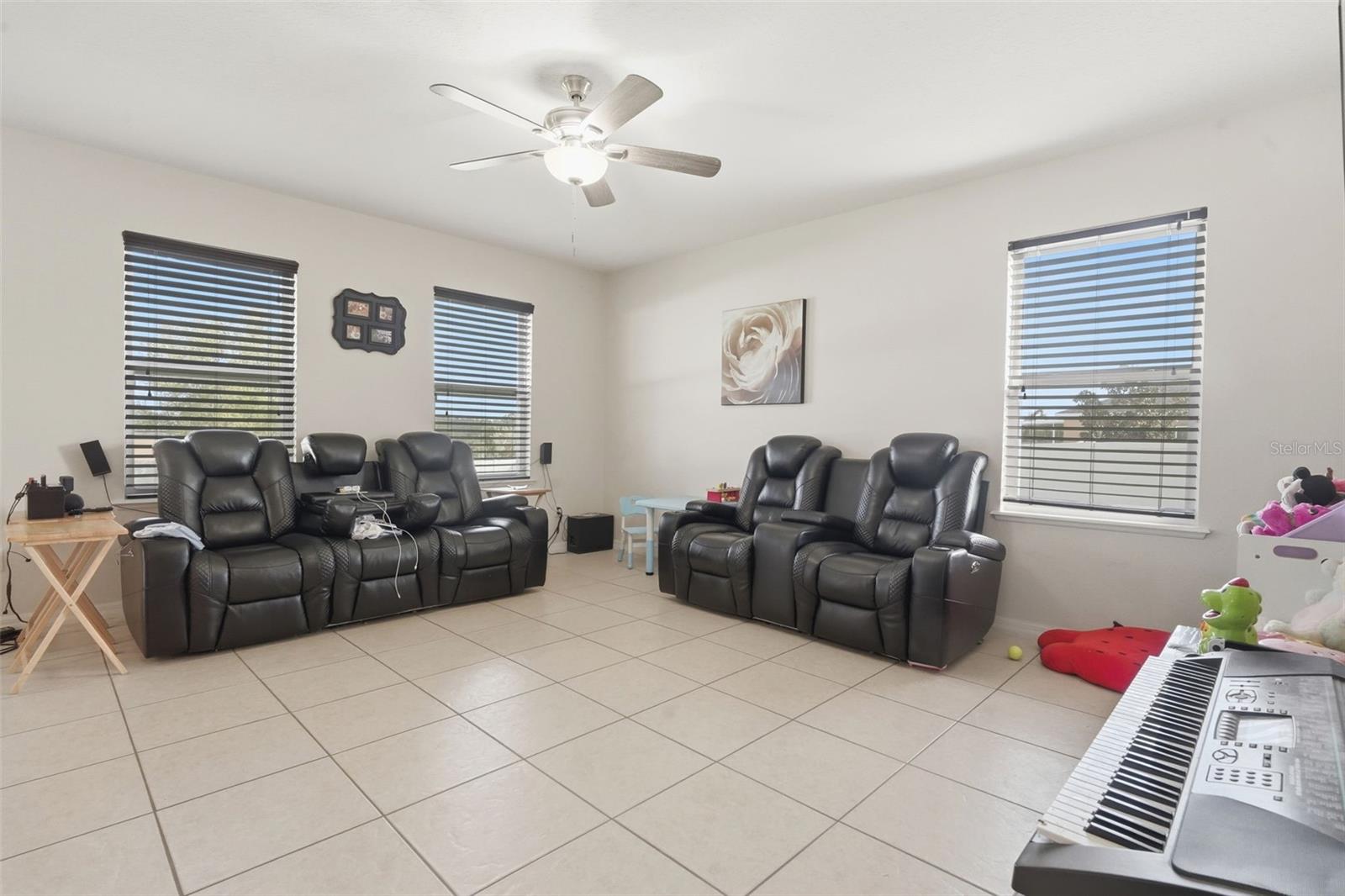 Image 12 of 48 For 503 Kestrel Drive