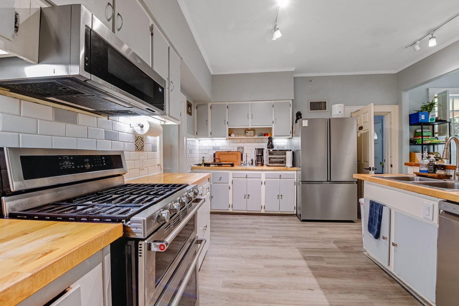 Image 28 of 89 For 347 3rd Avenue