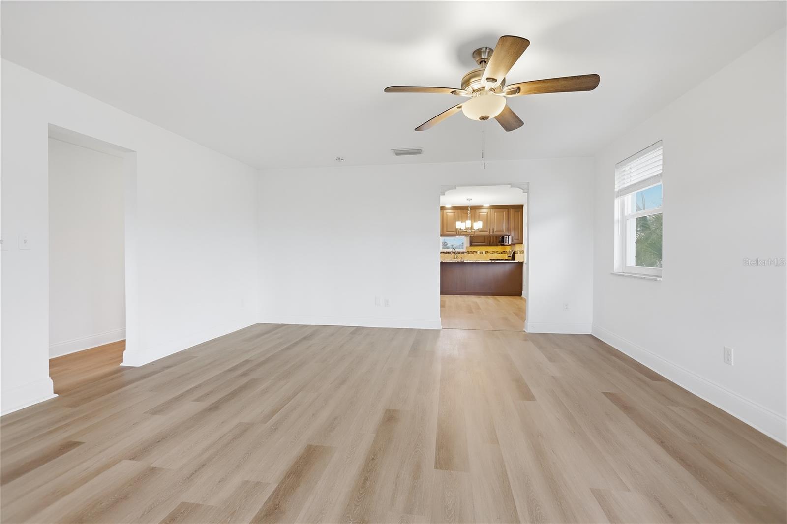 Listing photo id 9 for 2722 Atlantic Avenue