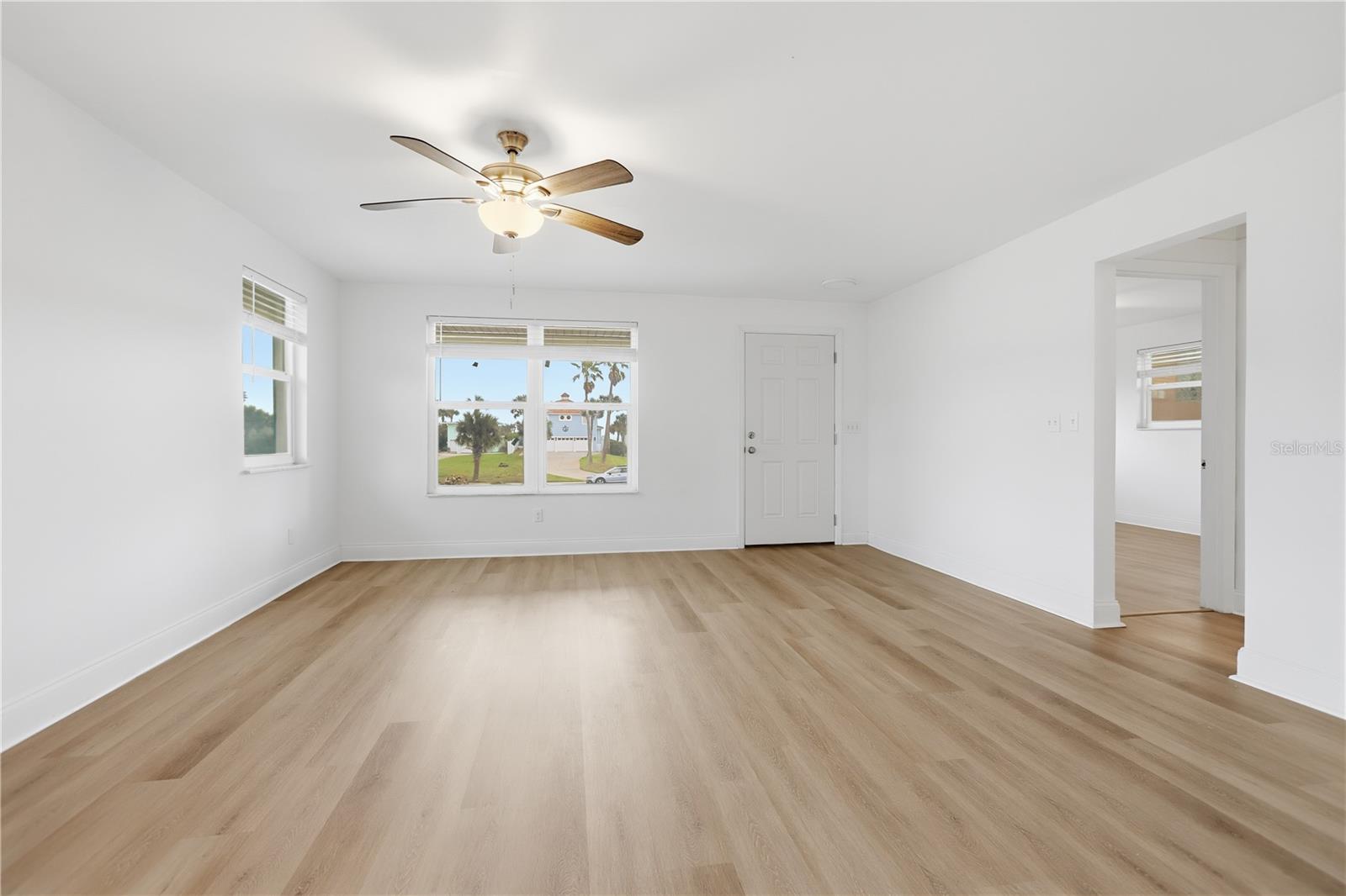 Listing photo id 10 for 2722 Atlantic Avenue