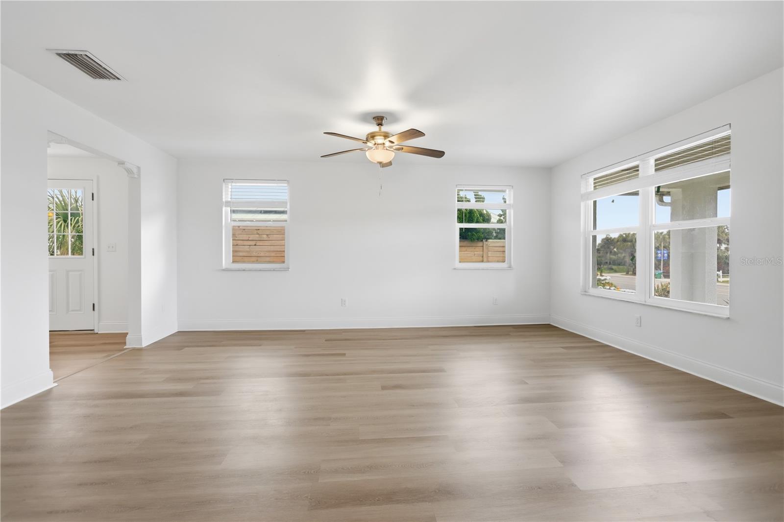 Listing photo id 11 for 2722 Atlantic Avenue