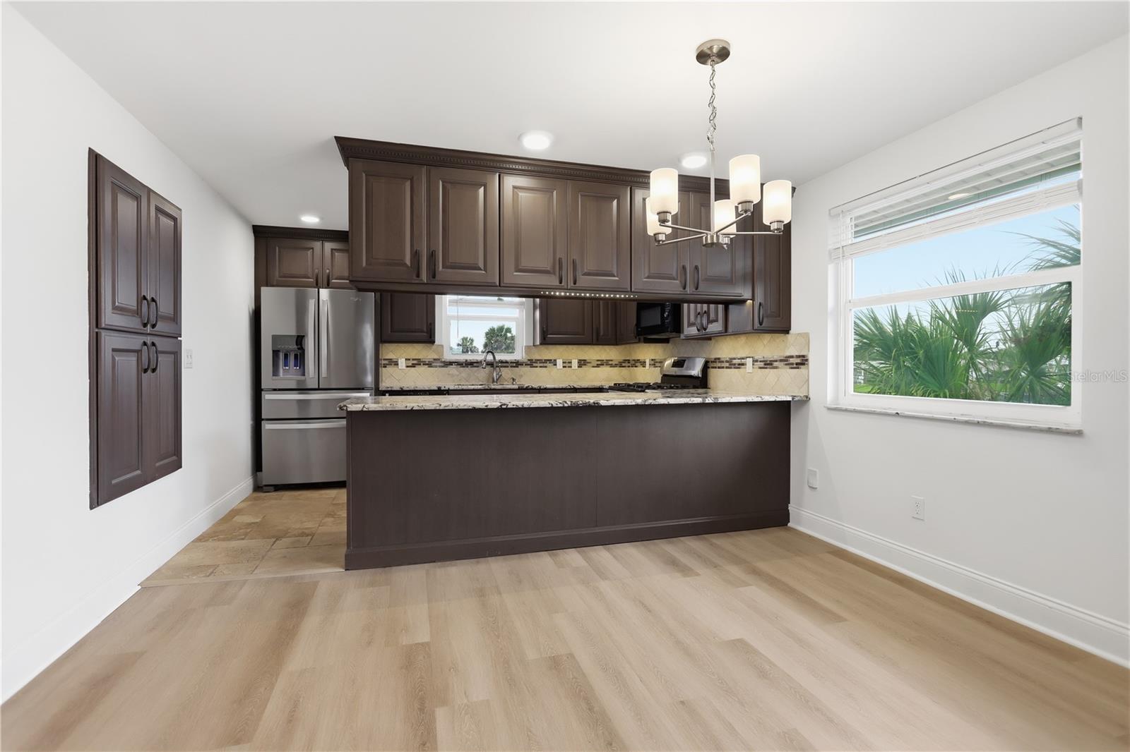 Listing photo id 13 for 2722 Atlantic Avenue