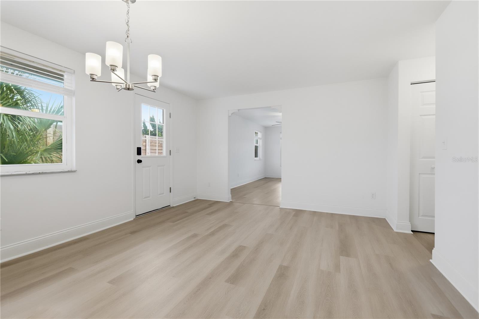 Listing photo id 16 for 2722 Atlantic Avenue