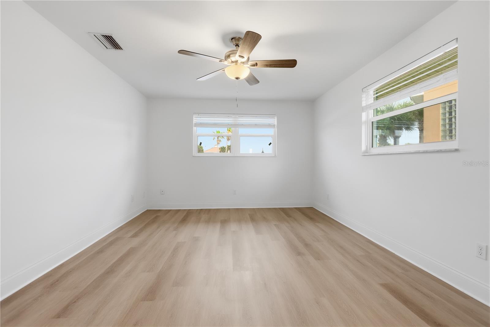 Listing photo id 17 for 2722 Atlantic Avenue