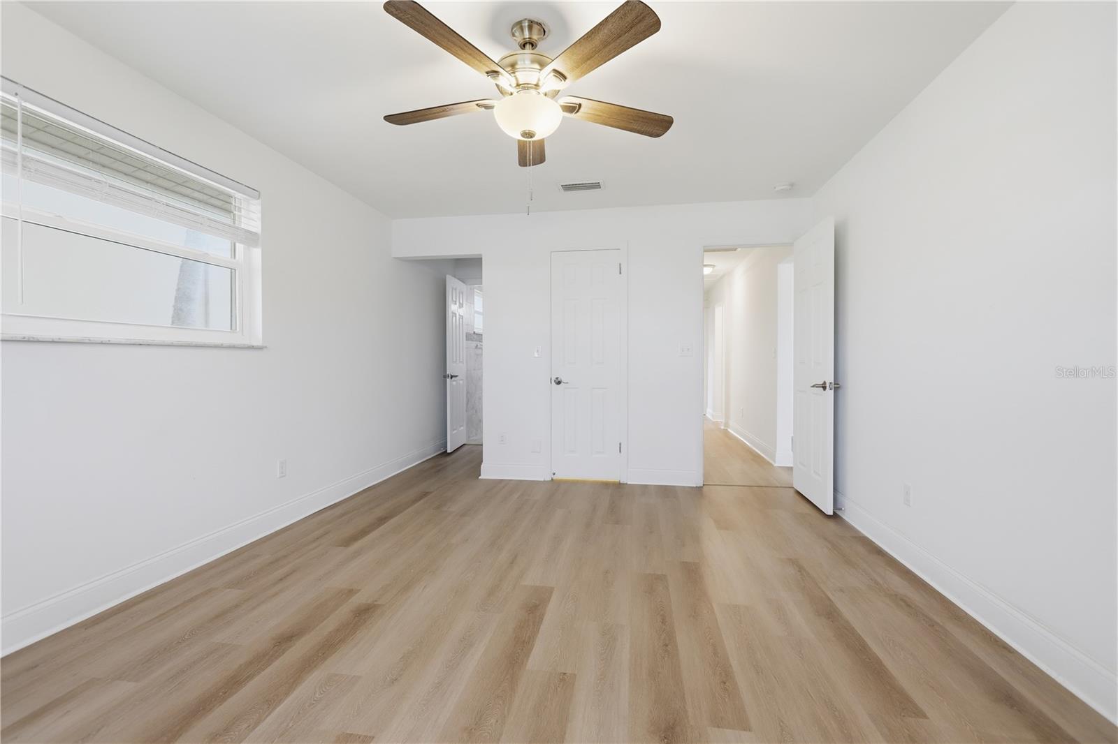 Listing photo id 18 for 2722 Atlantic Avenue