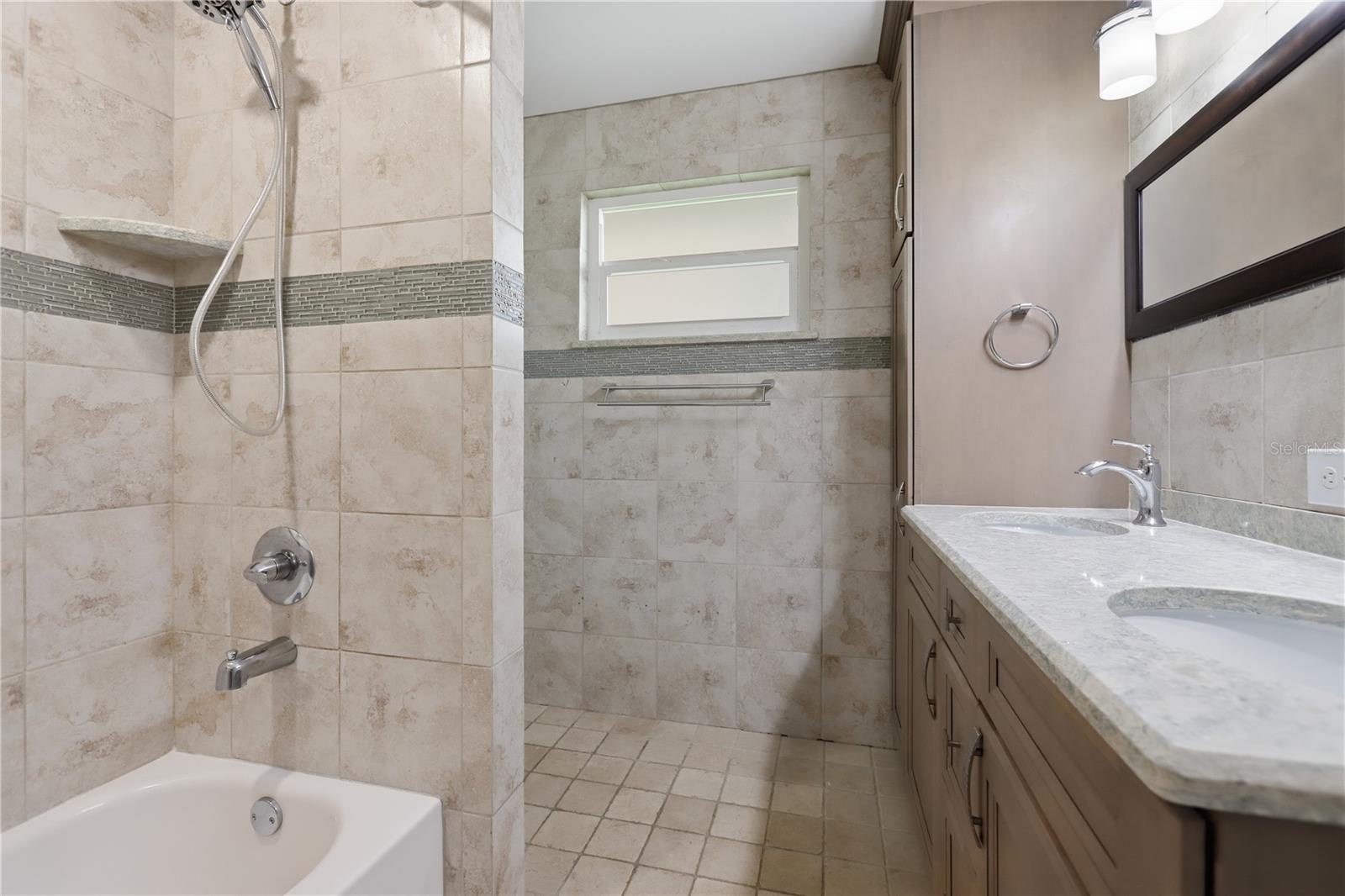 Listing photo id 22 for 2722 Atlantic Avenue