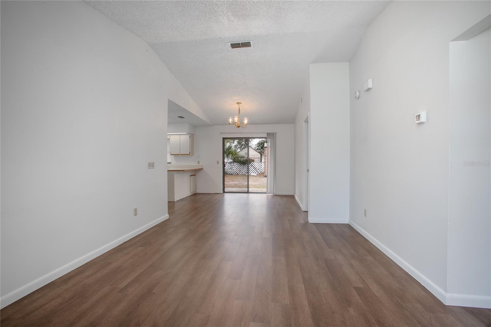 Image 2 of 7 For 142 Cascade Street A