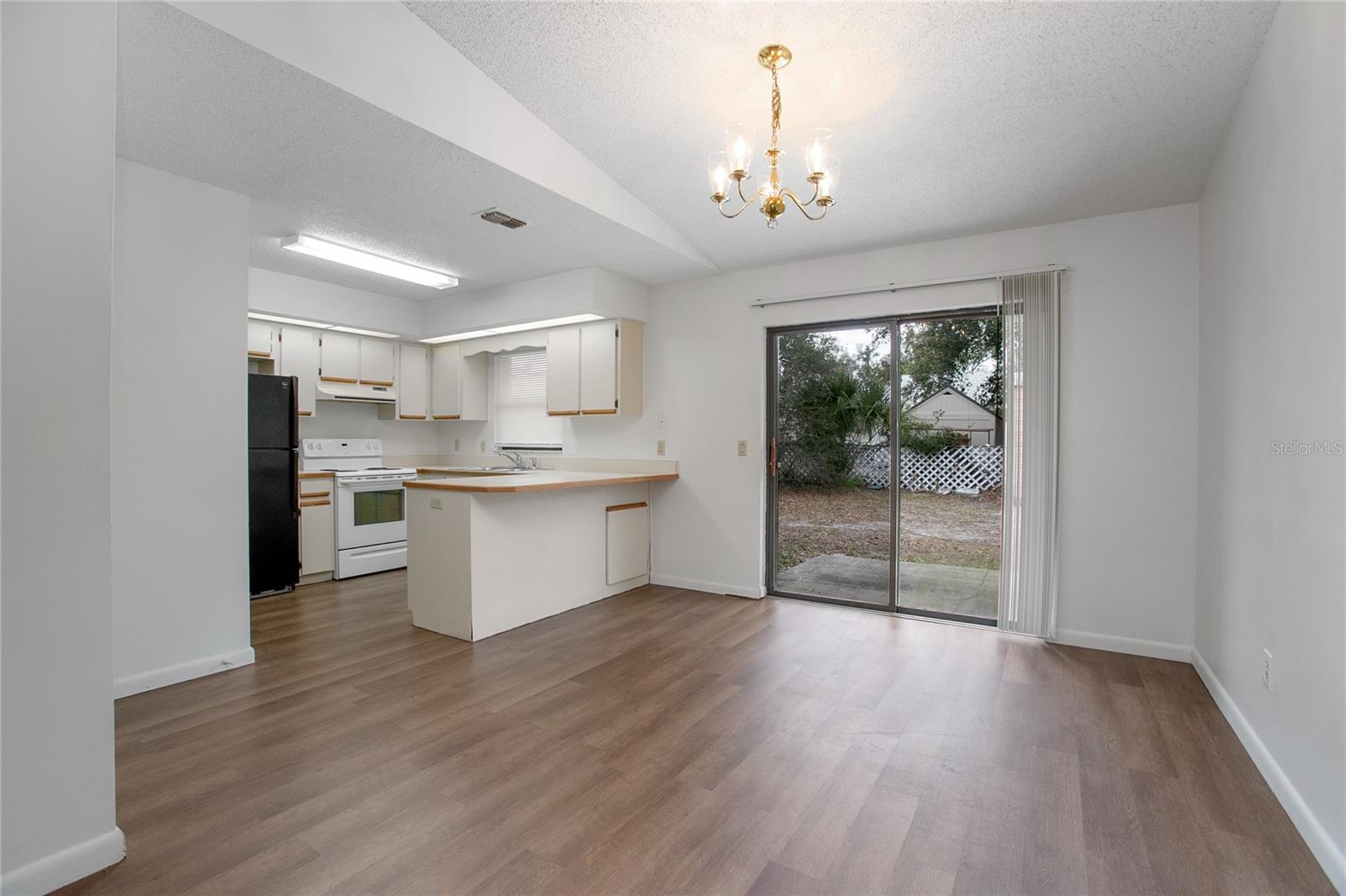 Image 4 of 7 For 142 Cascade Street A