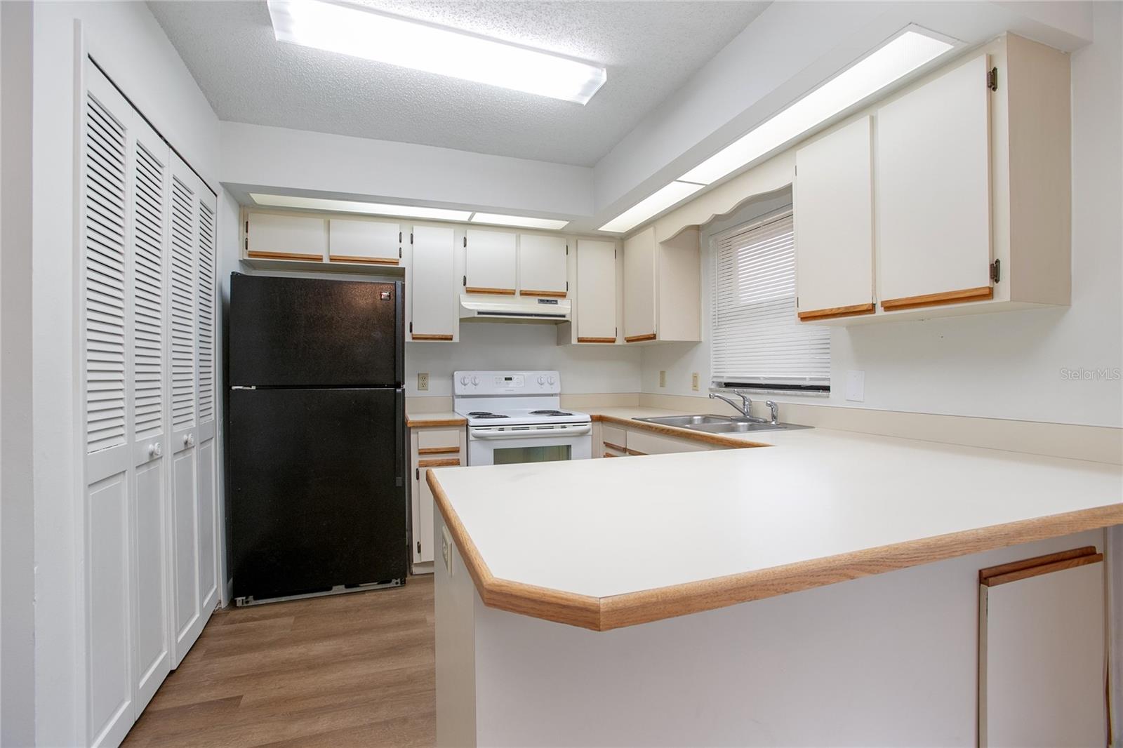 Image 5 of 7 For 142 Cascade Street A