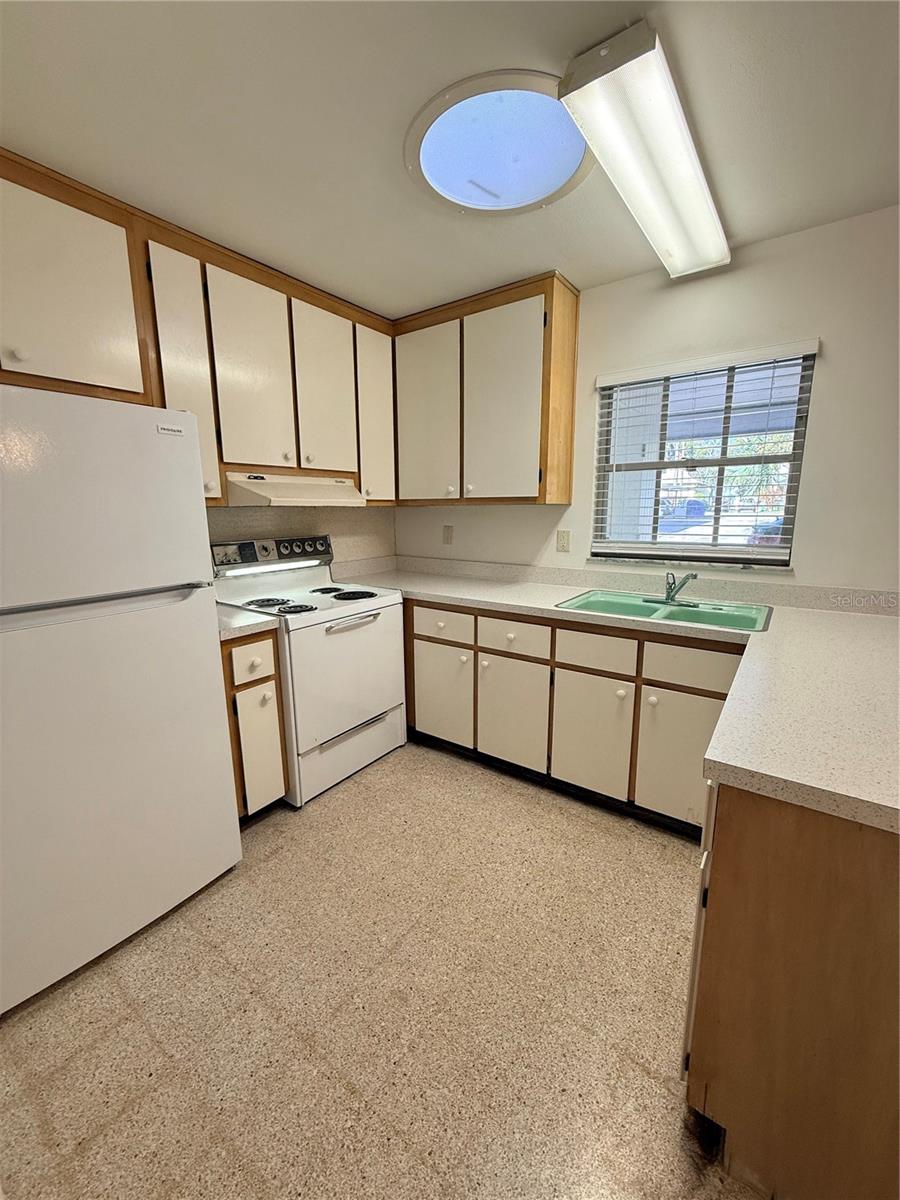 Image 10 of 28 For 135 Minnesota Avenue 8