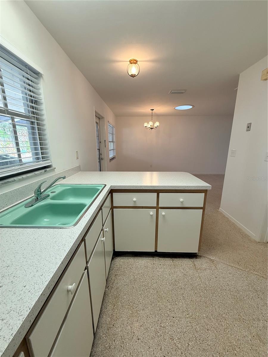 Image 12 of 28 For 135 Minnesota Avenue 8