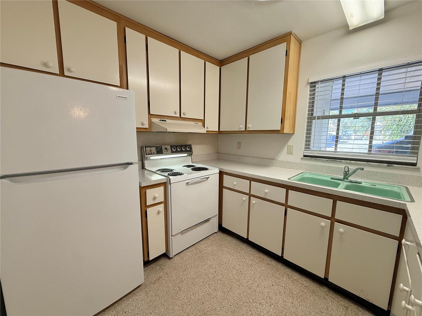 Image 15 of 28 For 135 Minnesota Avenue 8