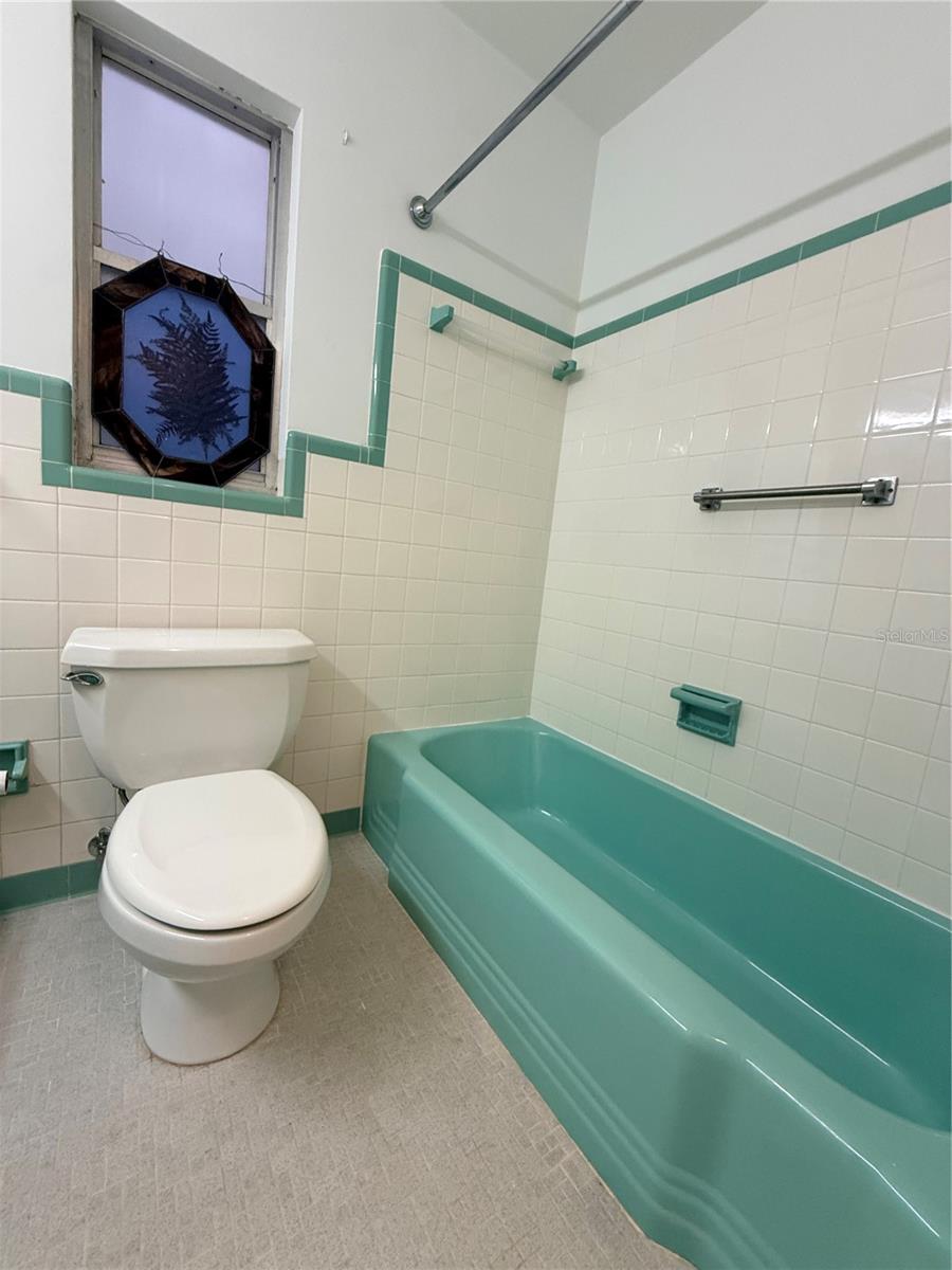 Image 22 of 28 For 135 Minnesota Avenue 8