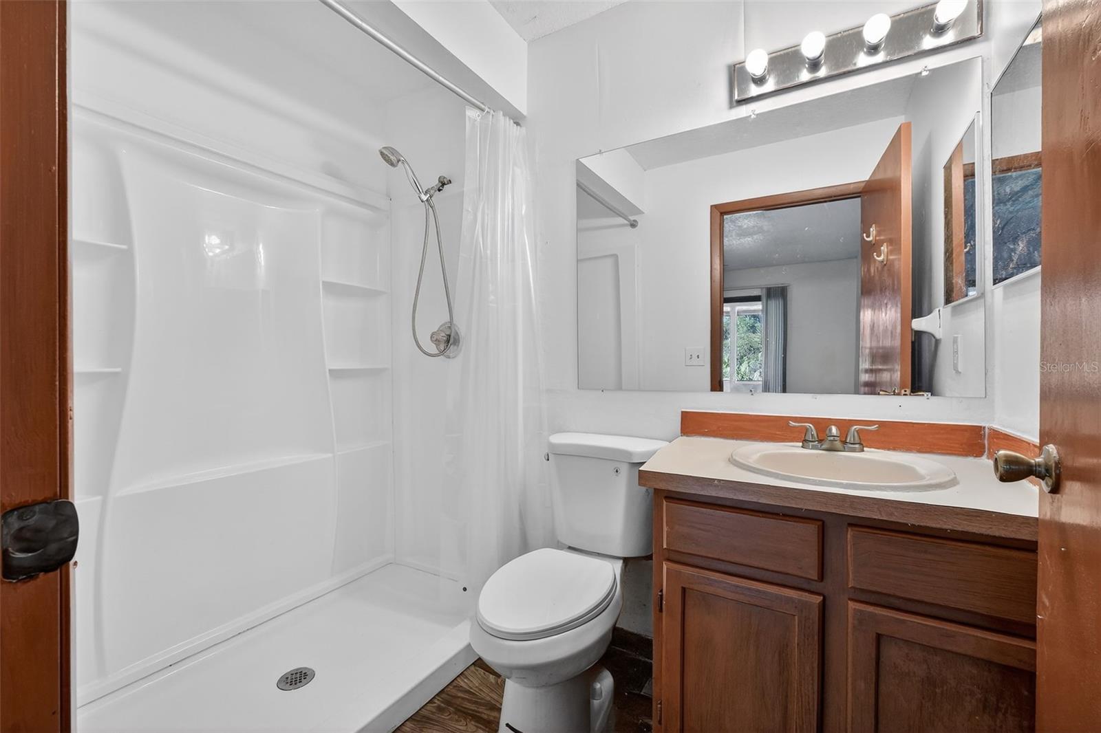 Image 18 of 25 For 3559 Forest Branch Drive Apt E