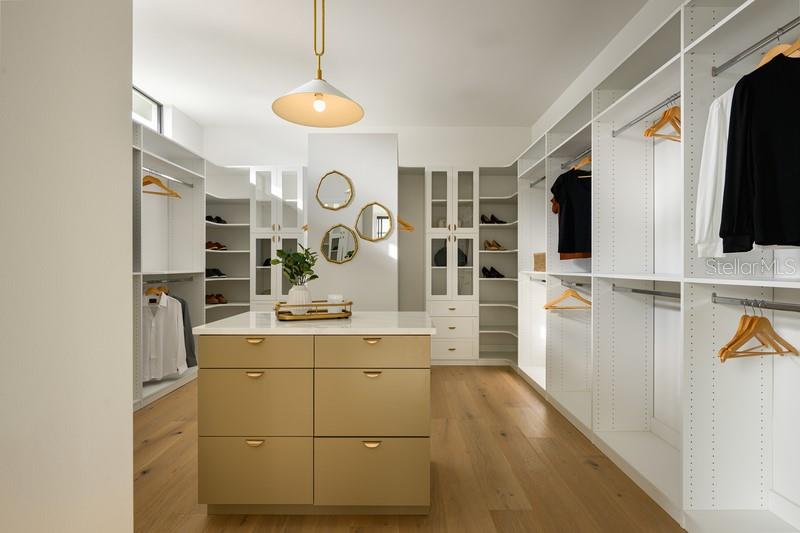 Image 12 of 27 For 14047 Lake Price Drive