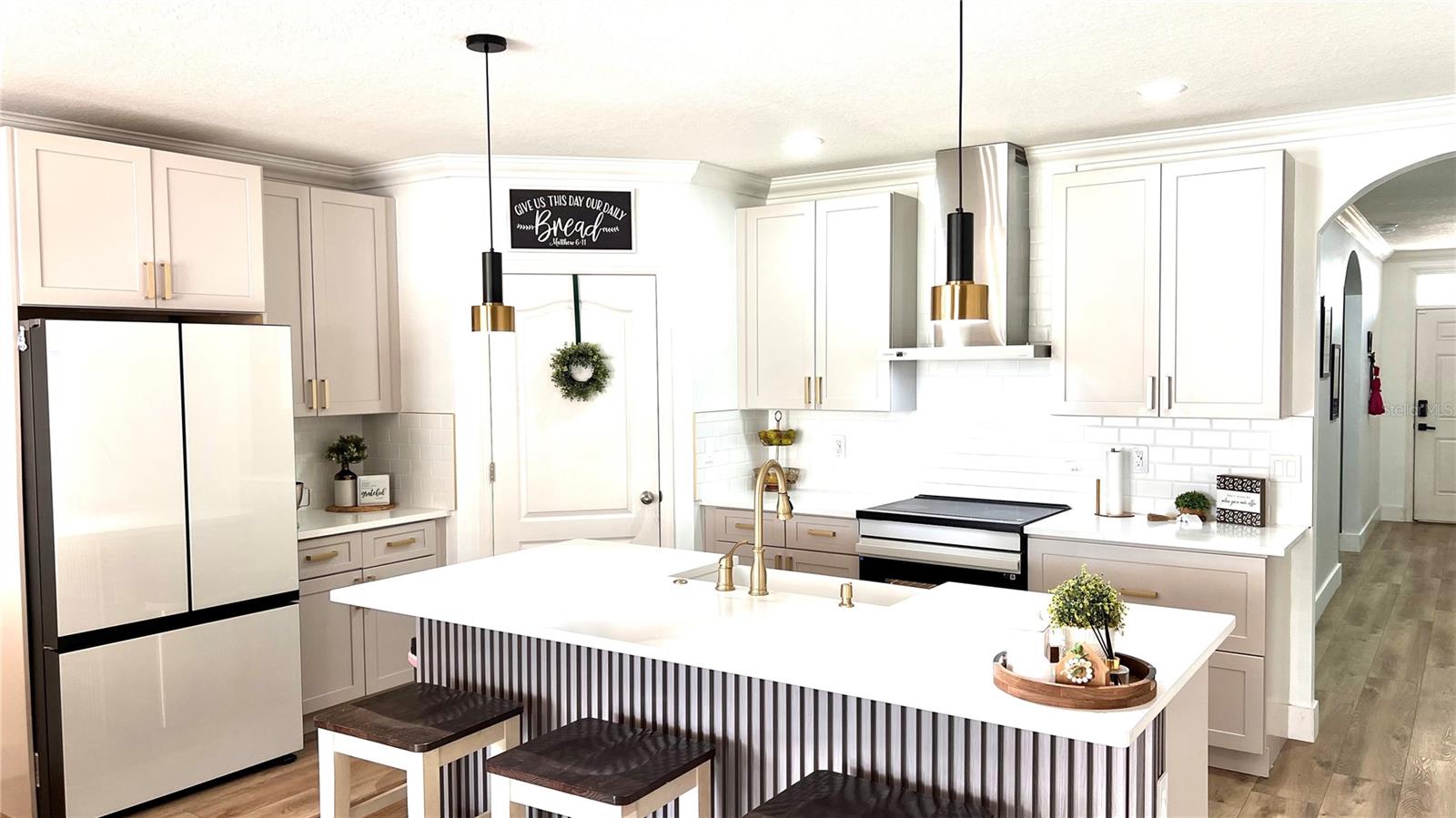 Image 11 of 30 For 914 Guadalupe Drive