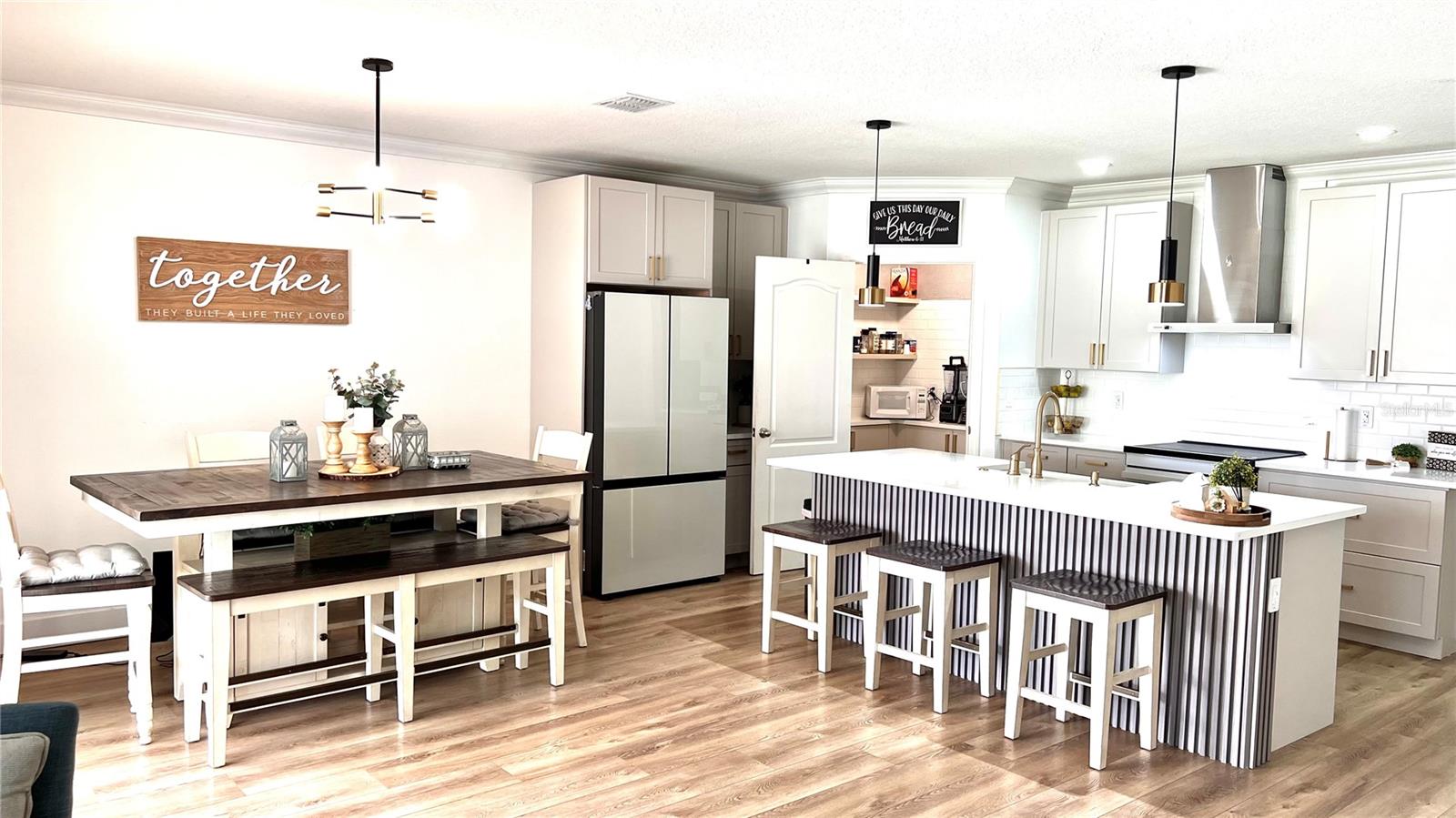 Image 14 of 30 For 914 Guadalupe Drive