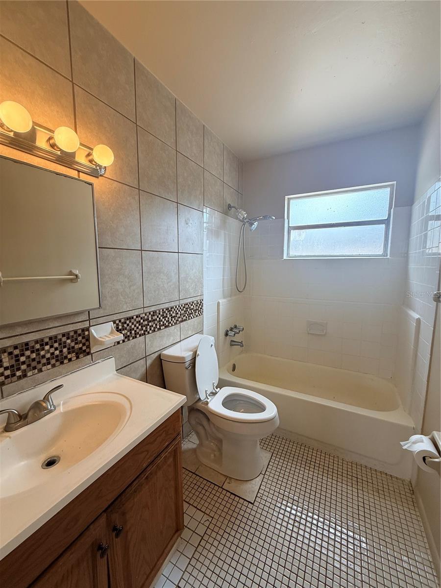 Image 14 of 18 For 614 Larry Drive