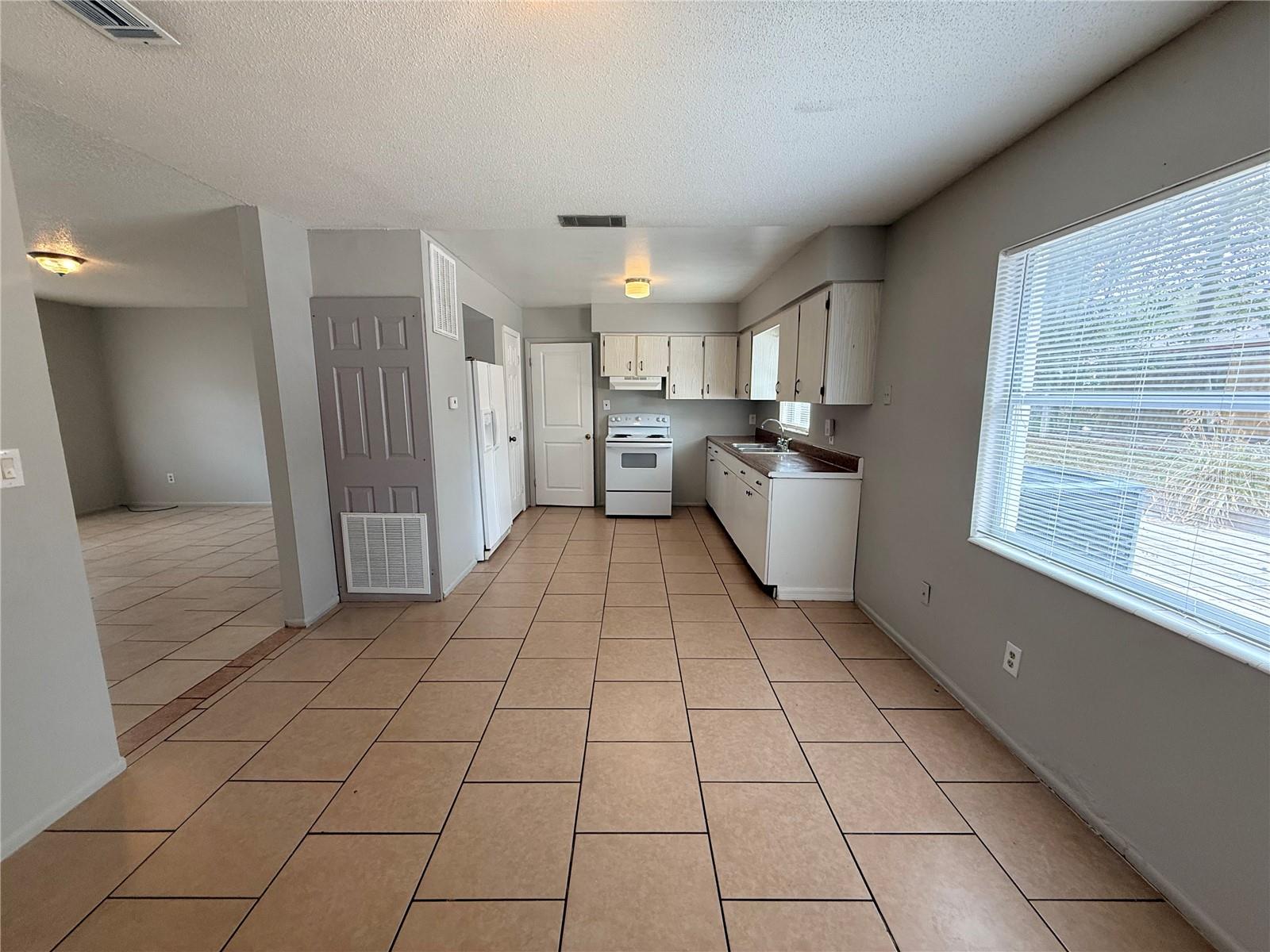 Image 6 of 18 For 614 Larry Drive