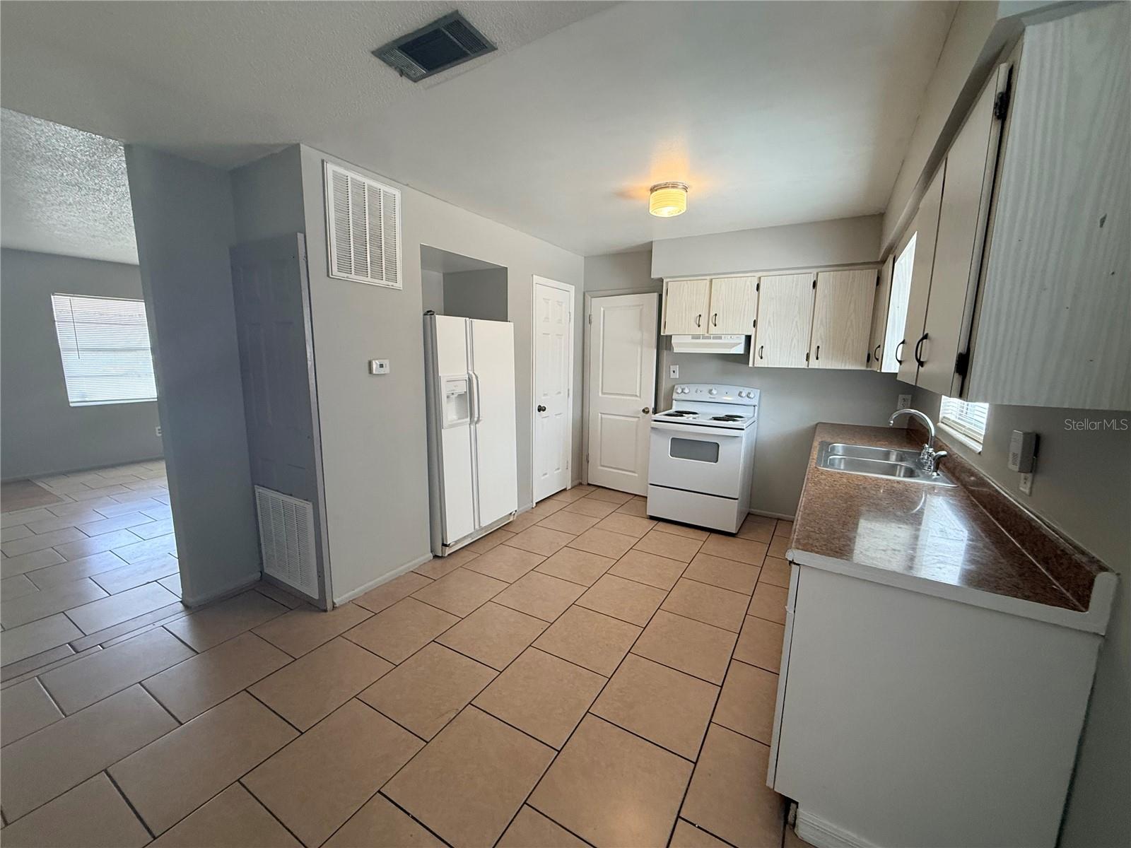 Image 7 of 18 For 614 Larry Drive