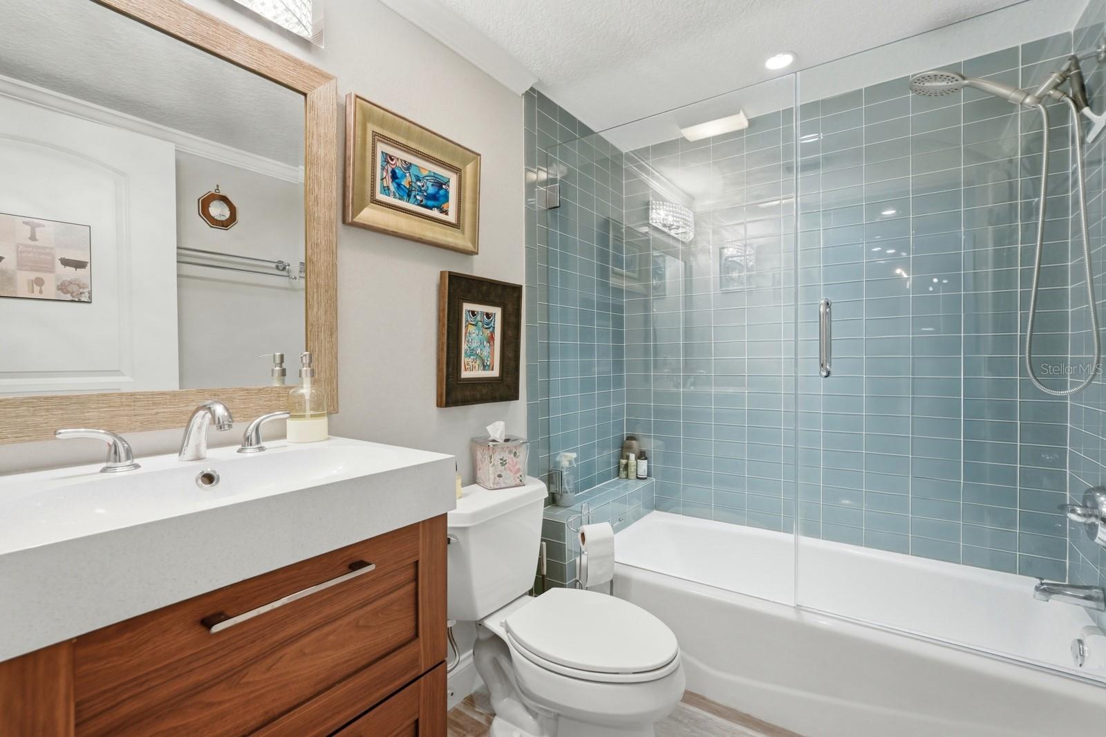 Image 15 of 49 For 4650 Links Village Drive A605