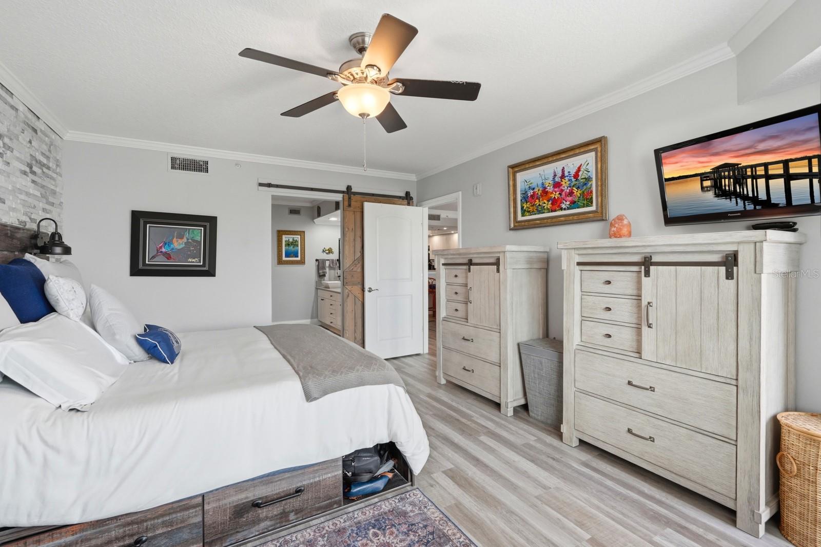 Image 17 of 49 For 4650 Links Village Drive A605