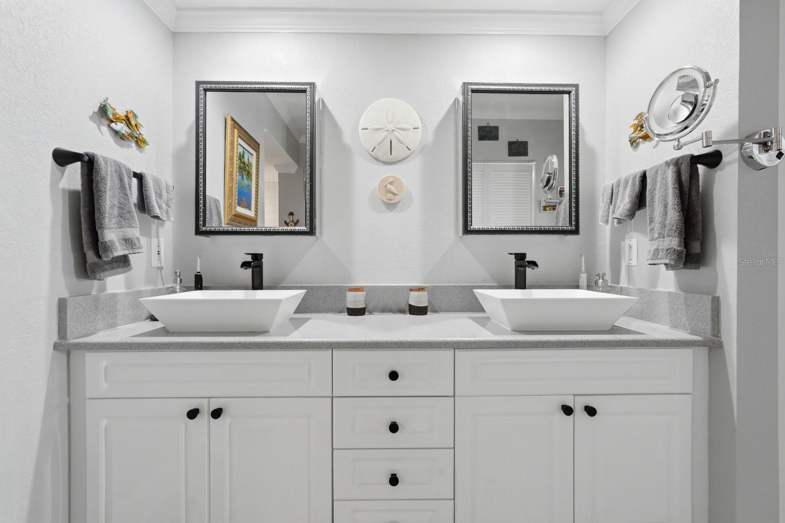 Image 19 of 49 For 4650 Links Village Drive A605