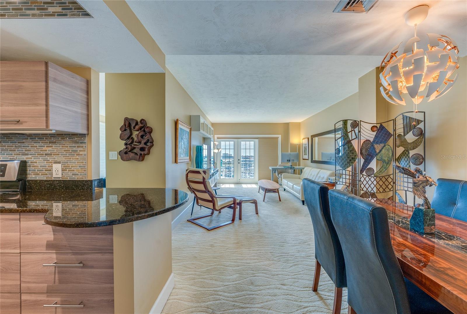 Image 13 of 32 For 404 Beach Street 1002 (370)