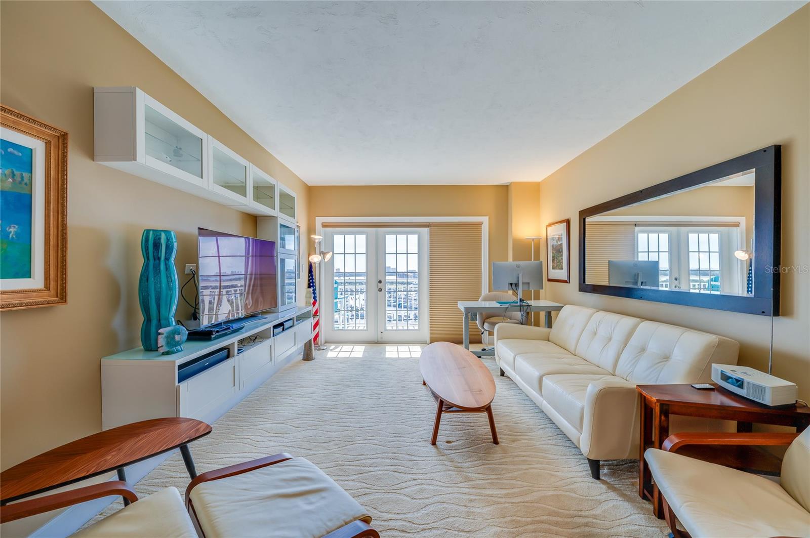 Image 19 of 32 For 404 Beach Street 1002 (370)