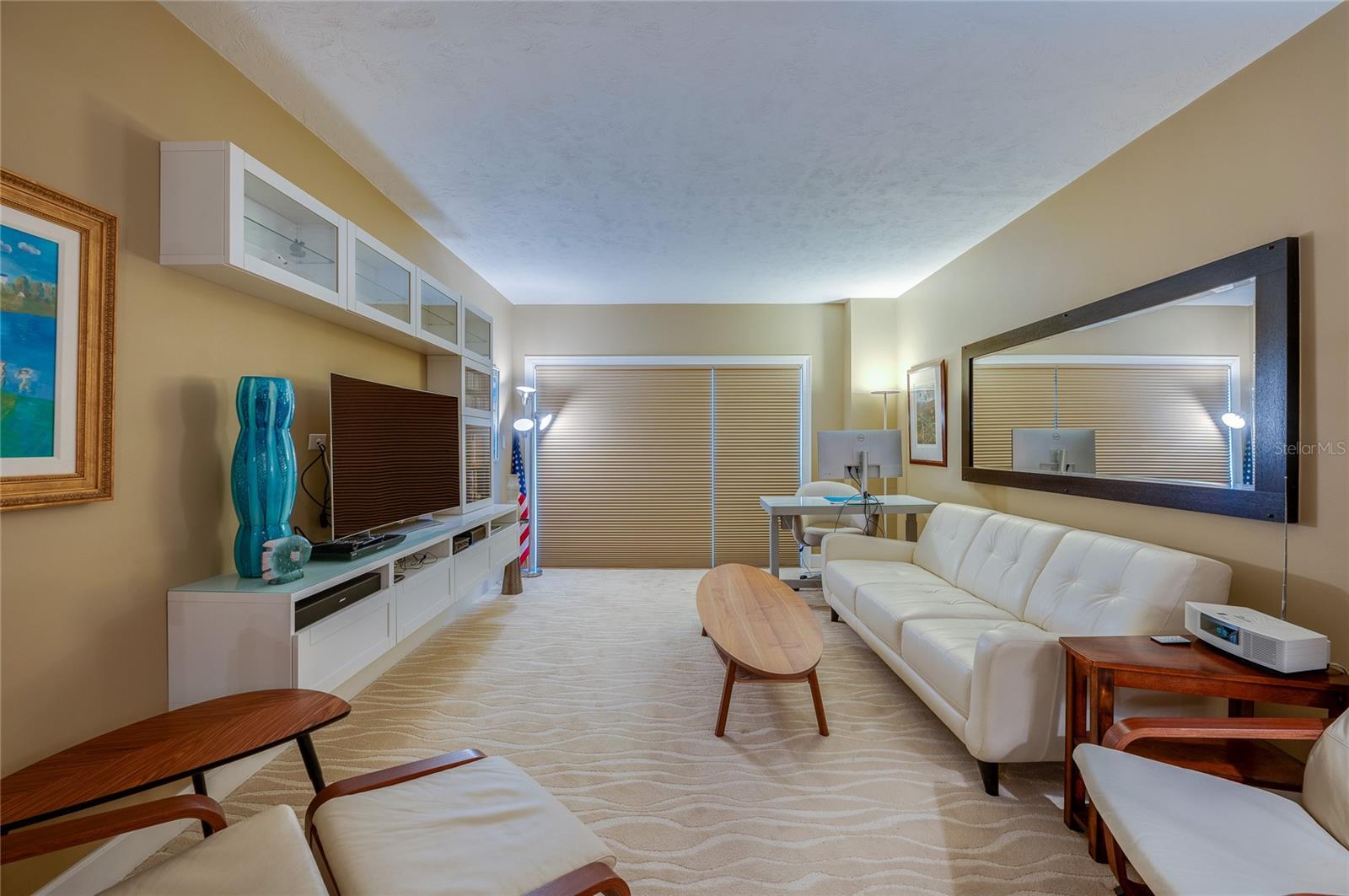 Image 20 of 32 For 404 Beach Street 1002 (370)