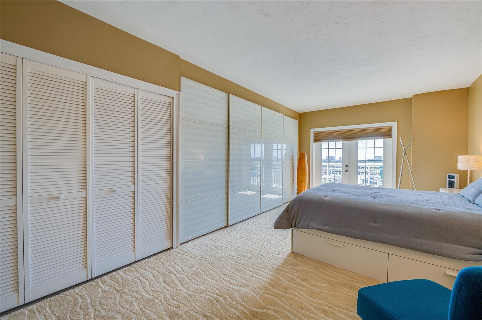 Image 22 of 32 For 404 Beach Street 1002 (370)