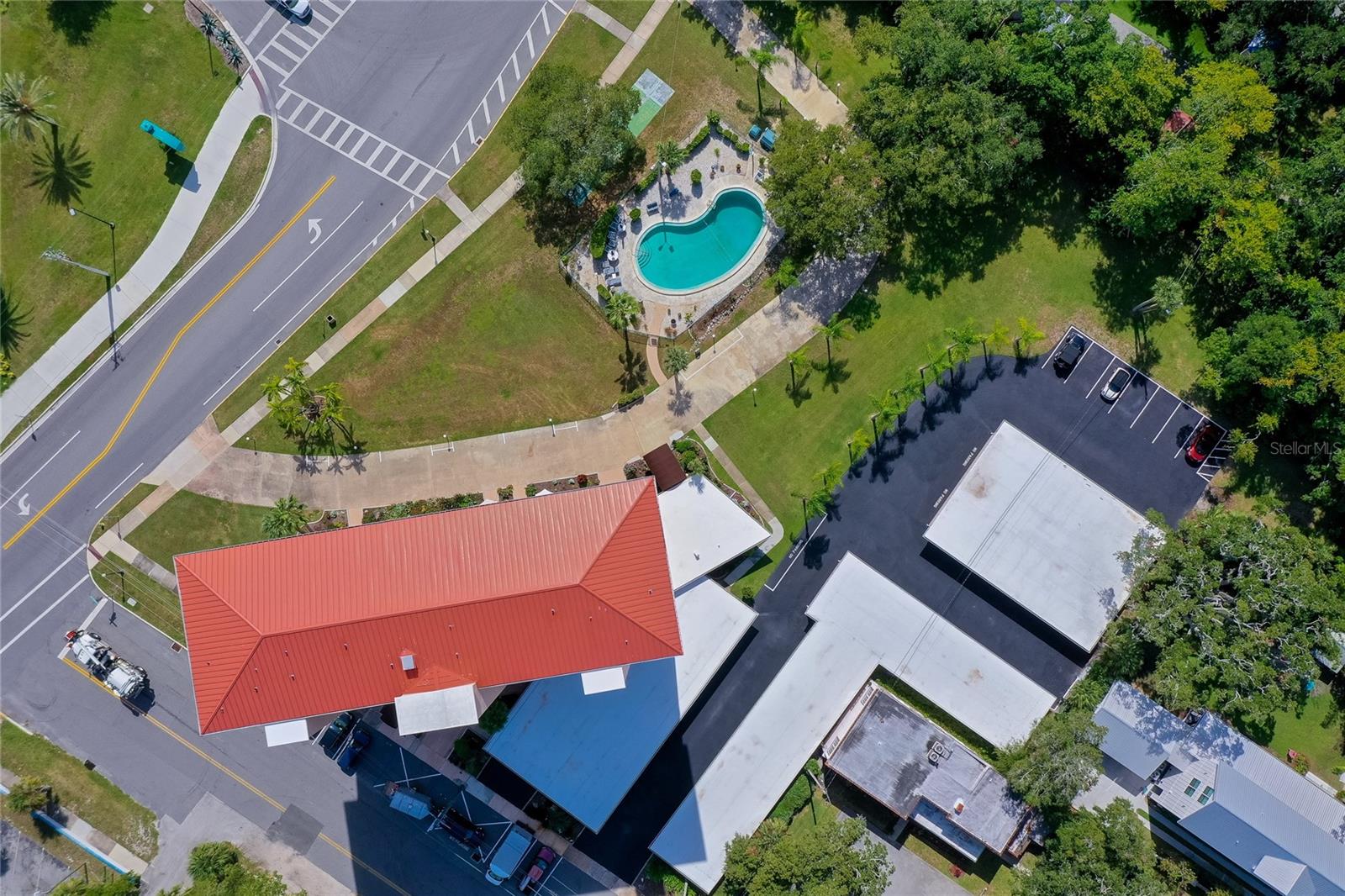 Image 27 of 32 For 404 Beach Street 1002 (370)