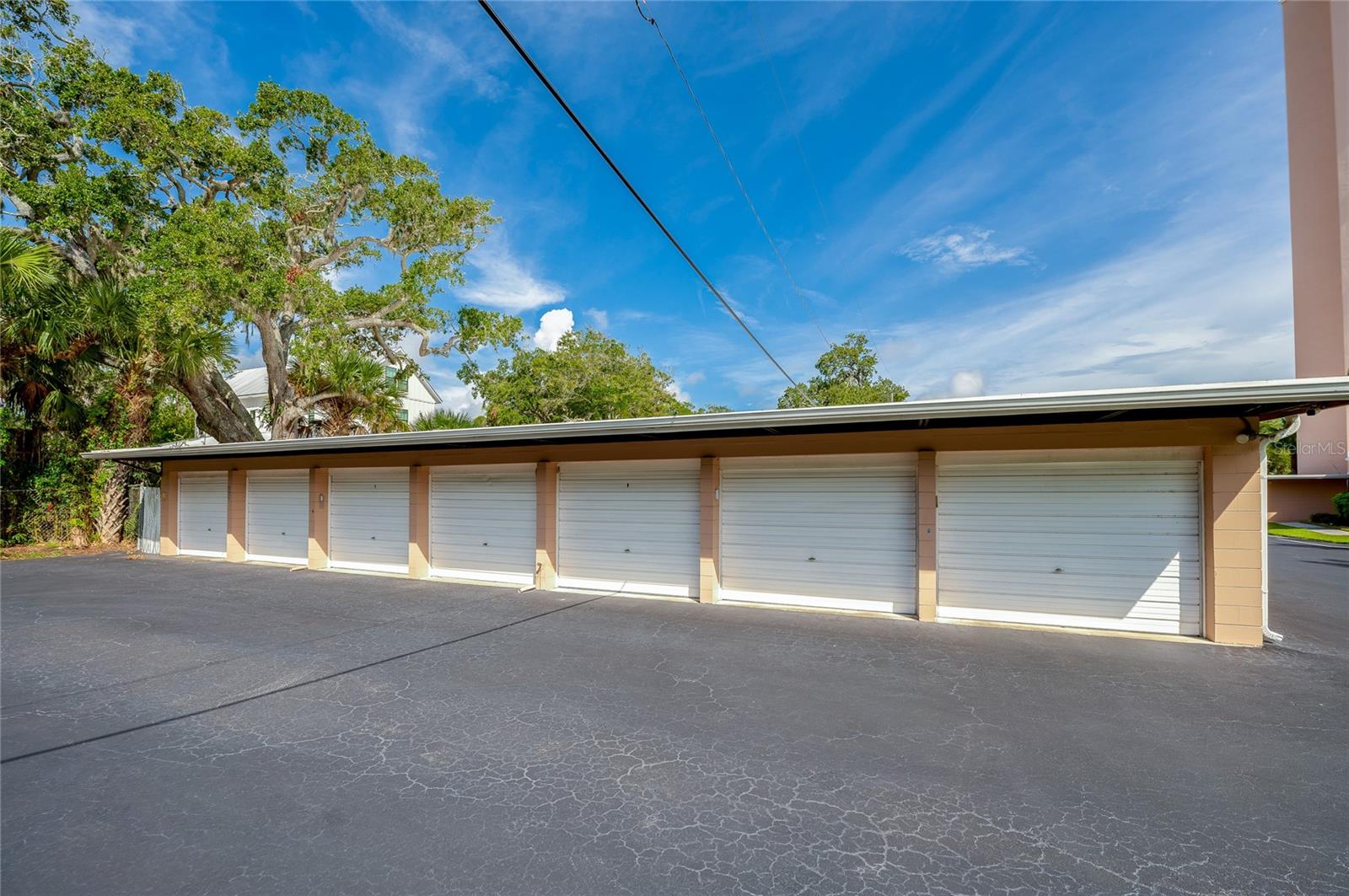 Image 28 of 32 For 404 Beach Street 1002 (370)