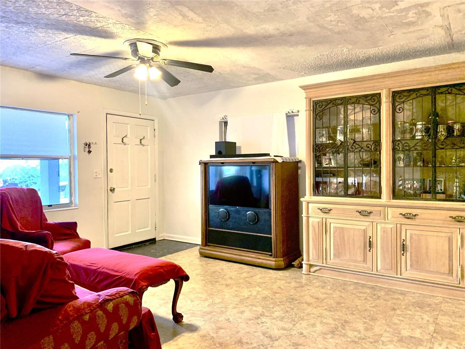 Image 8 of 13 For 701 Delaware Avenue