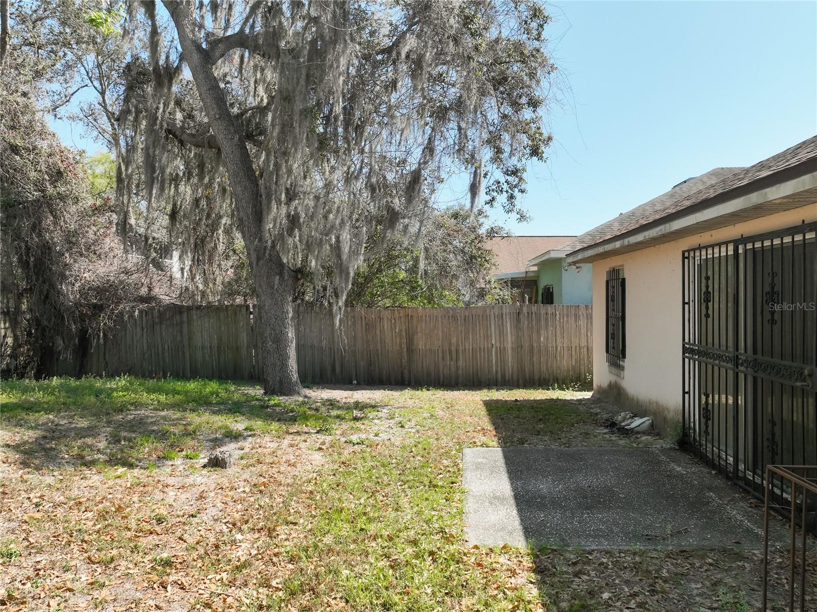 Image 11 of 35 For 5065 Foxcroft Court