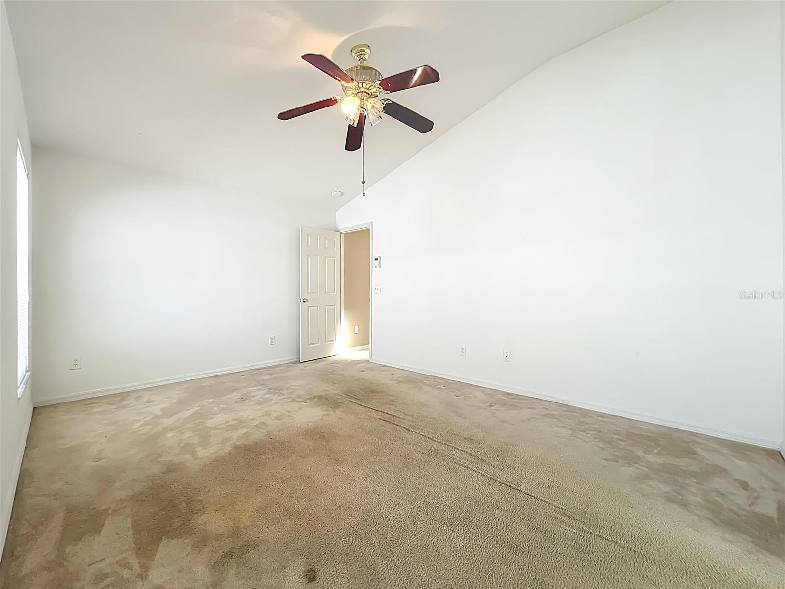 Image 17 of 35 For 5065 Foxcroft Court