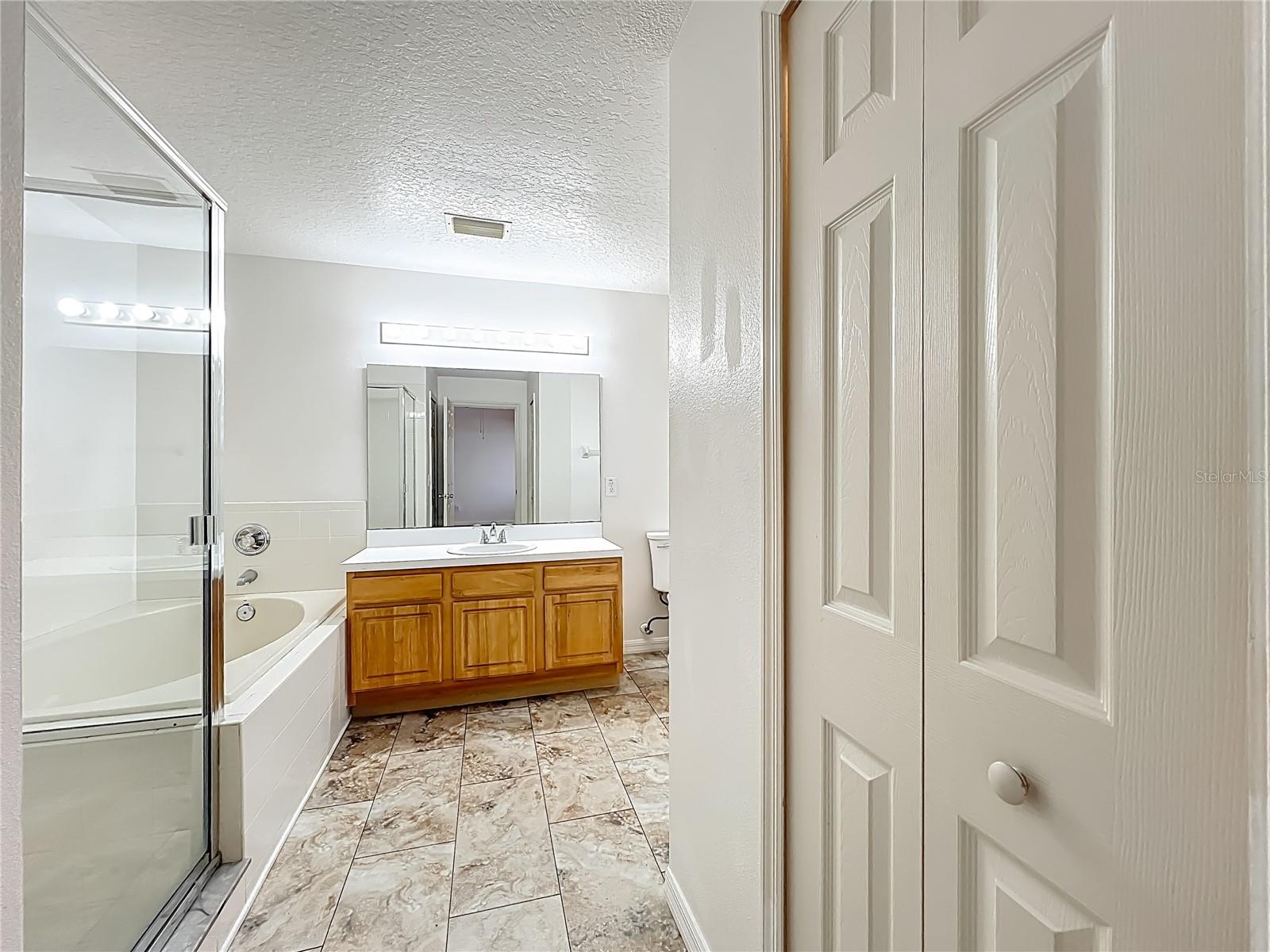 Image 19 of 35 For 5065 Foxcroft Court