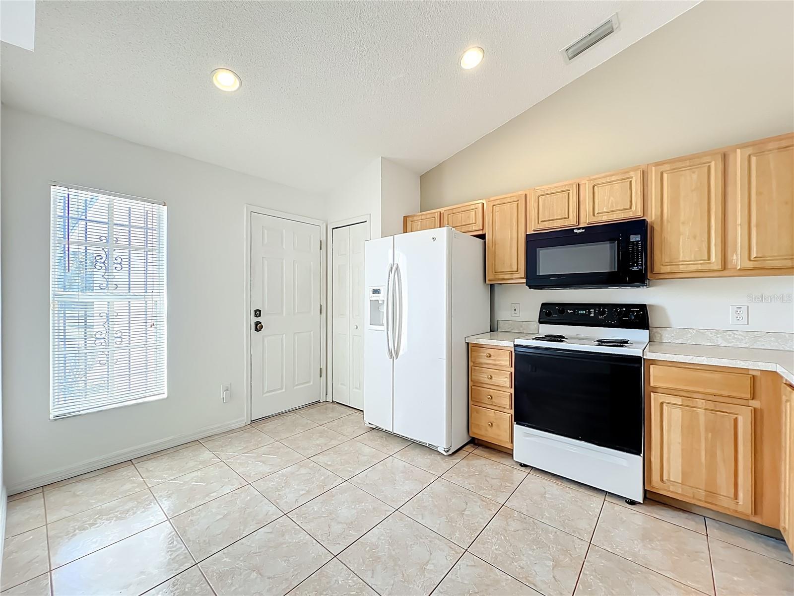 Image 24 of 35 For 5065 Foxcroft Court