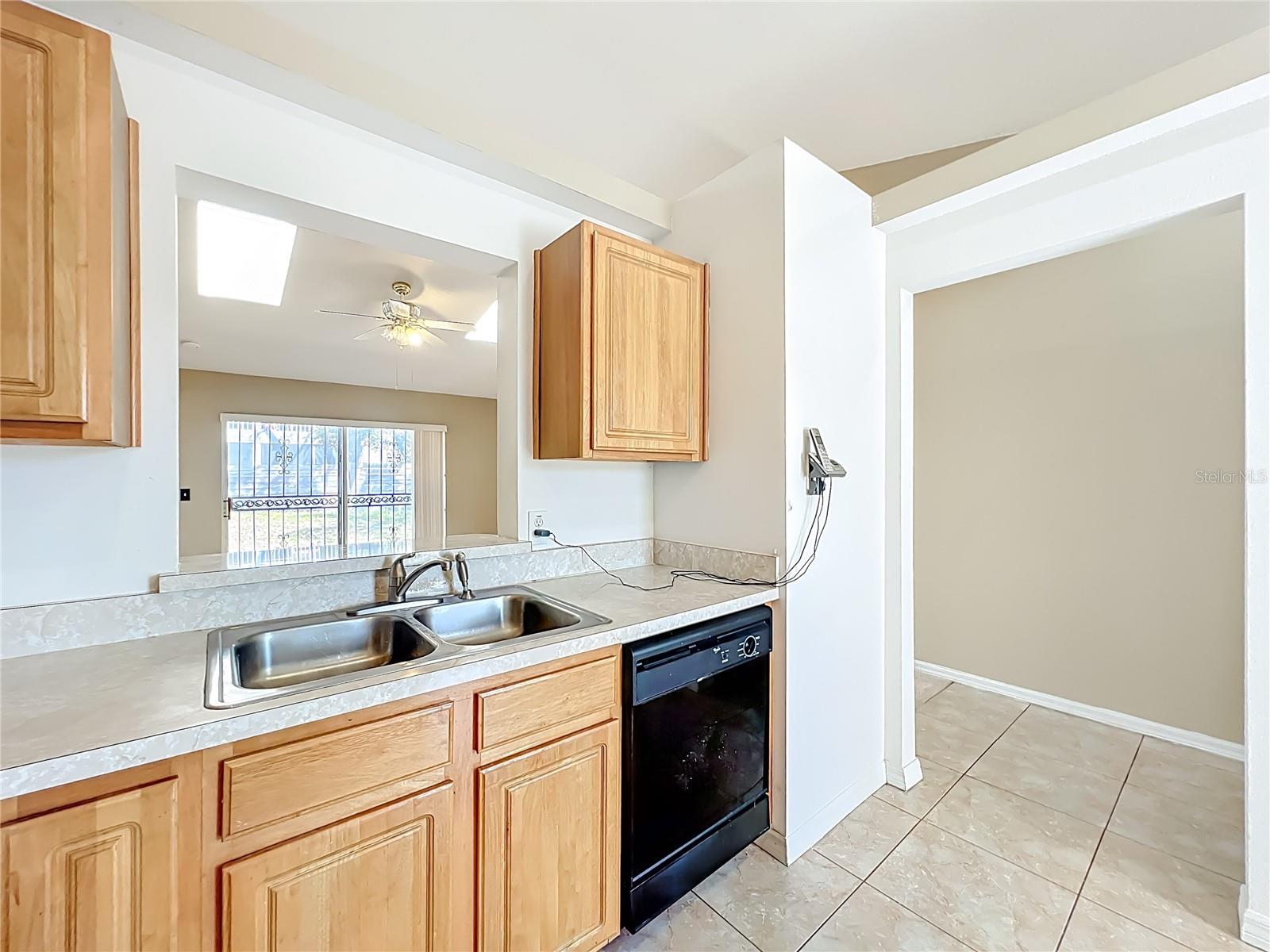 Image 25 of 35 For 5065 Foxcroft Court