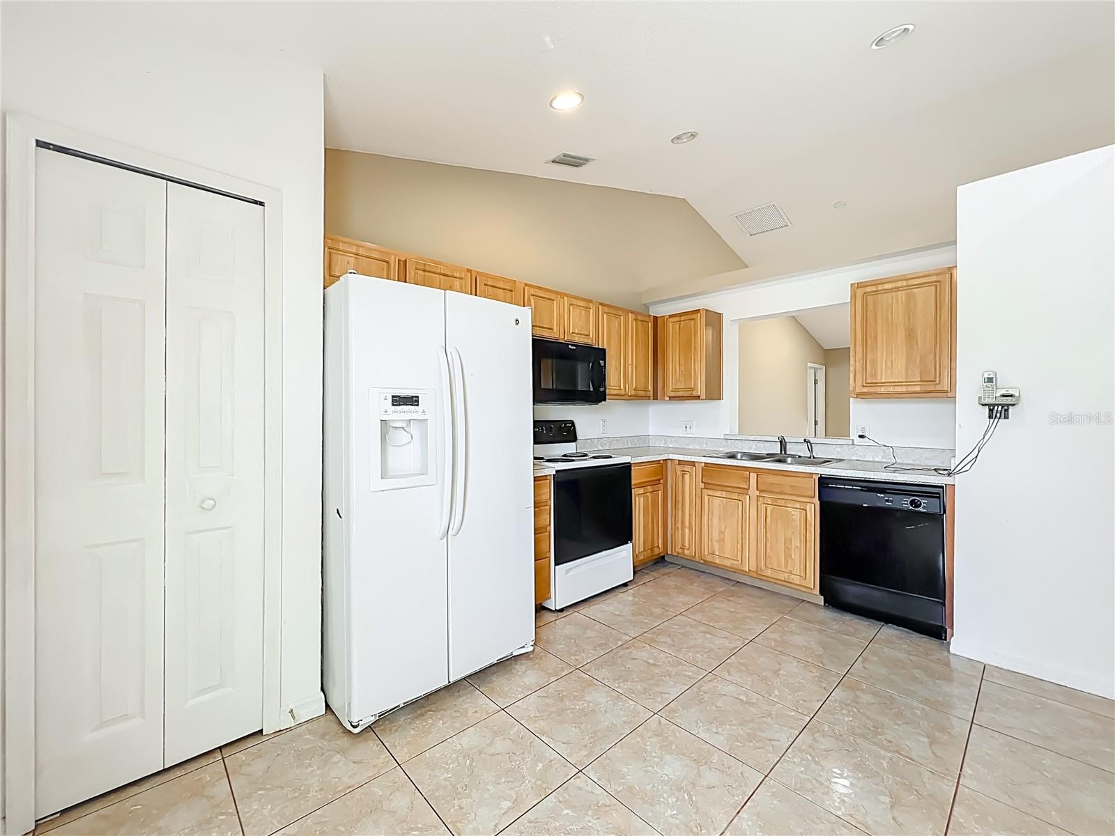 Image 26 of 35 For 5065 Foxcroft Court