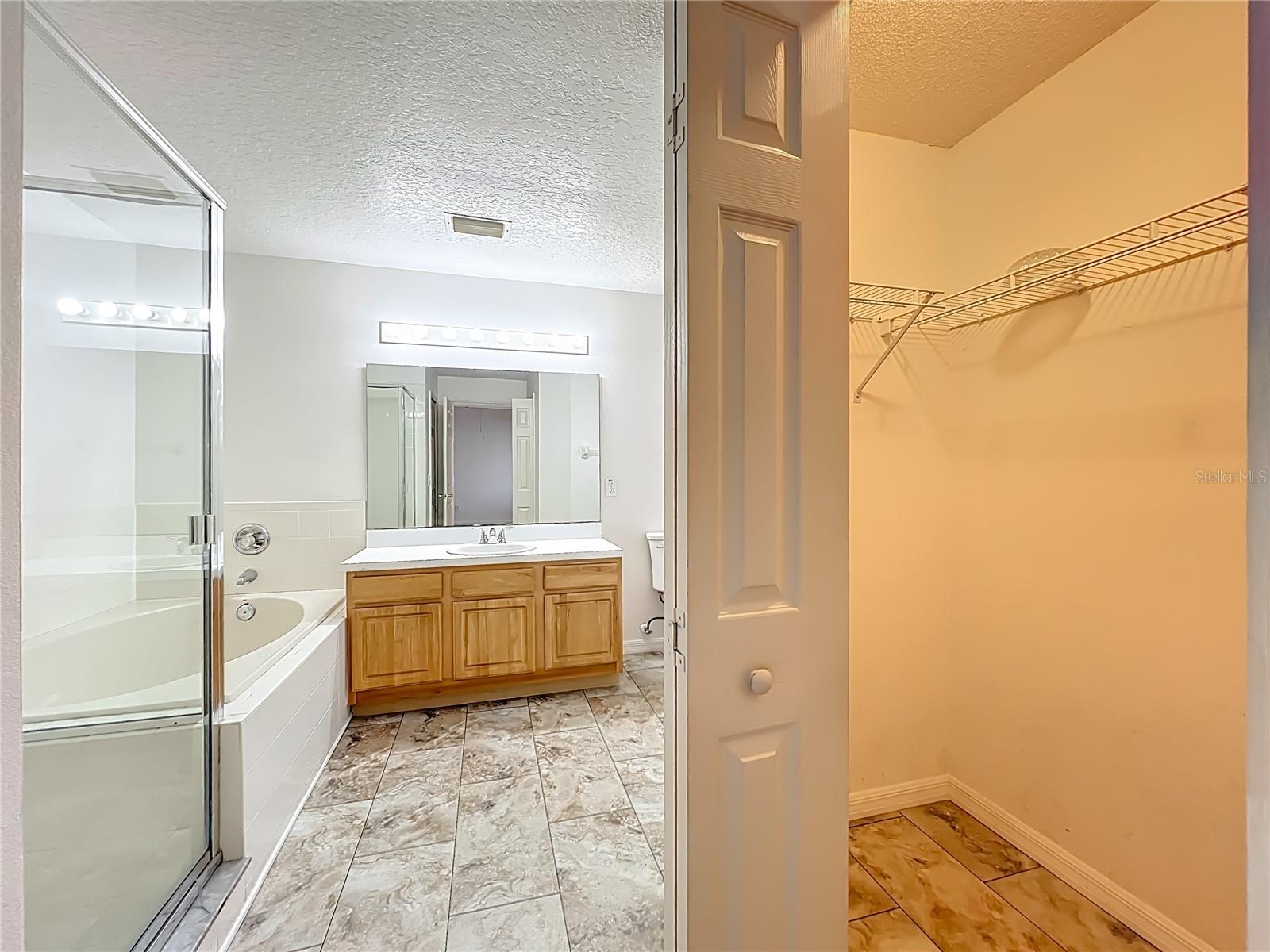 Image 8 of 35 For 5065 Foxcroft Court